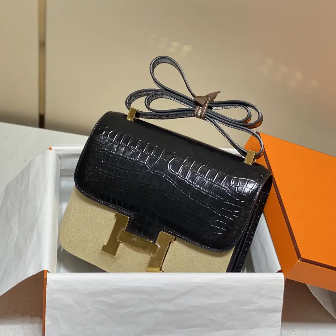 Constance 19 Cowhide (imitation crocodile leather)