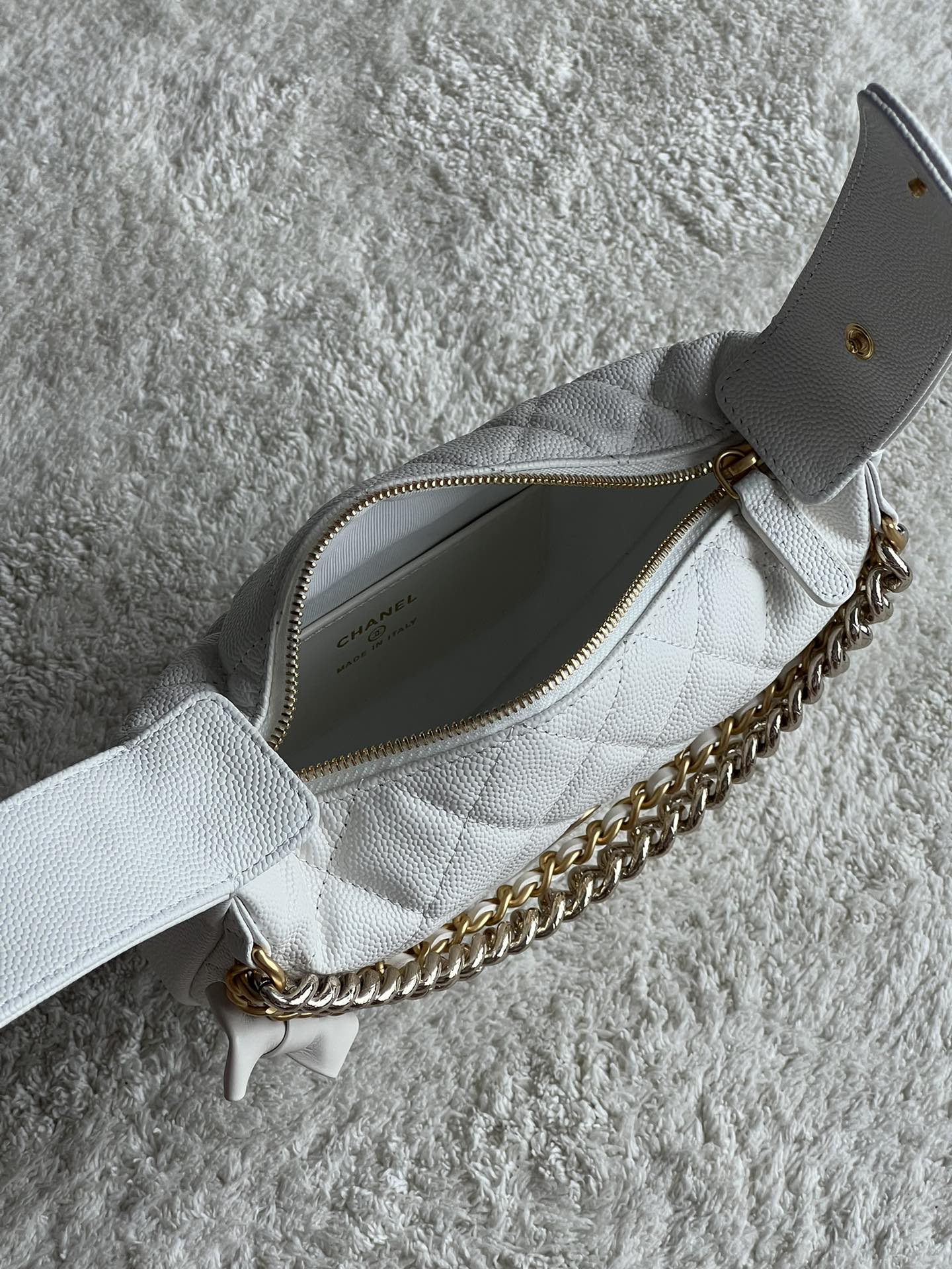 24S Half Moon Hula Hoop Bag in White Quilted Caviar Leather with Mixed Gold & Silver-Tone Hardware and Bow Detail - Mocuir