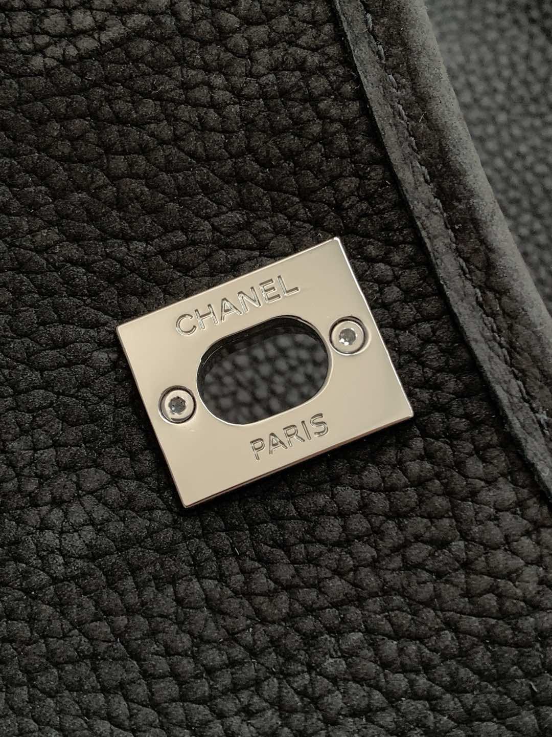 Classic Jumbo Flap Bag in Black Quilted Caviar Leather with Silver-Tone Hardware - Mocuir