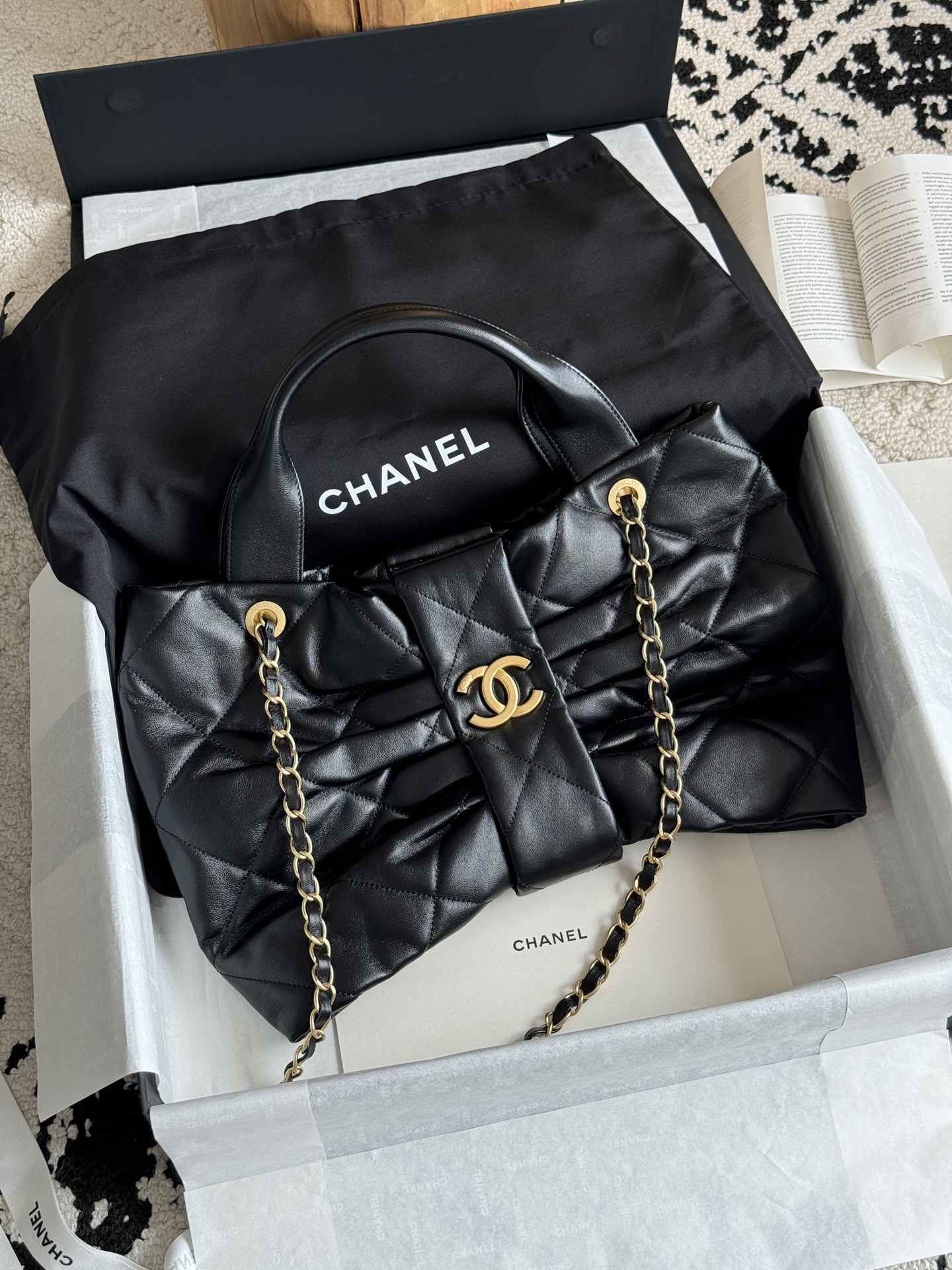 25K Black Quilted Lambskin Bow Top Handle Bag with Chain Strap - Mocuir