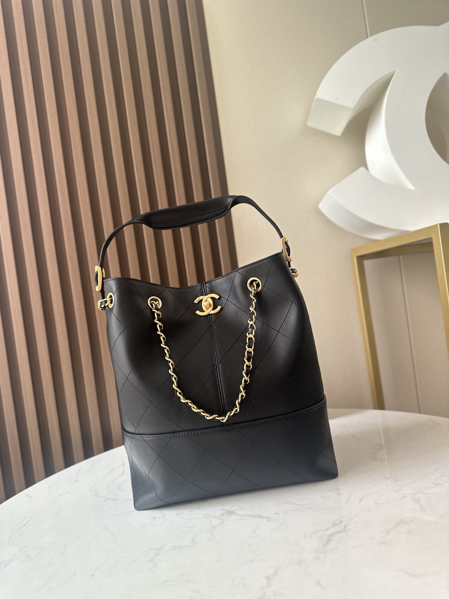 Black Calfskin Quilted 25A Hobo Bucket Bag with Gold Hardware - Mocuir