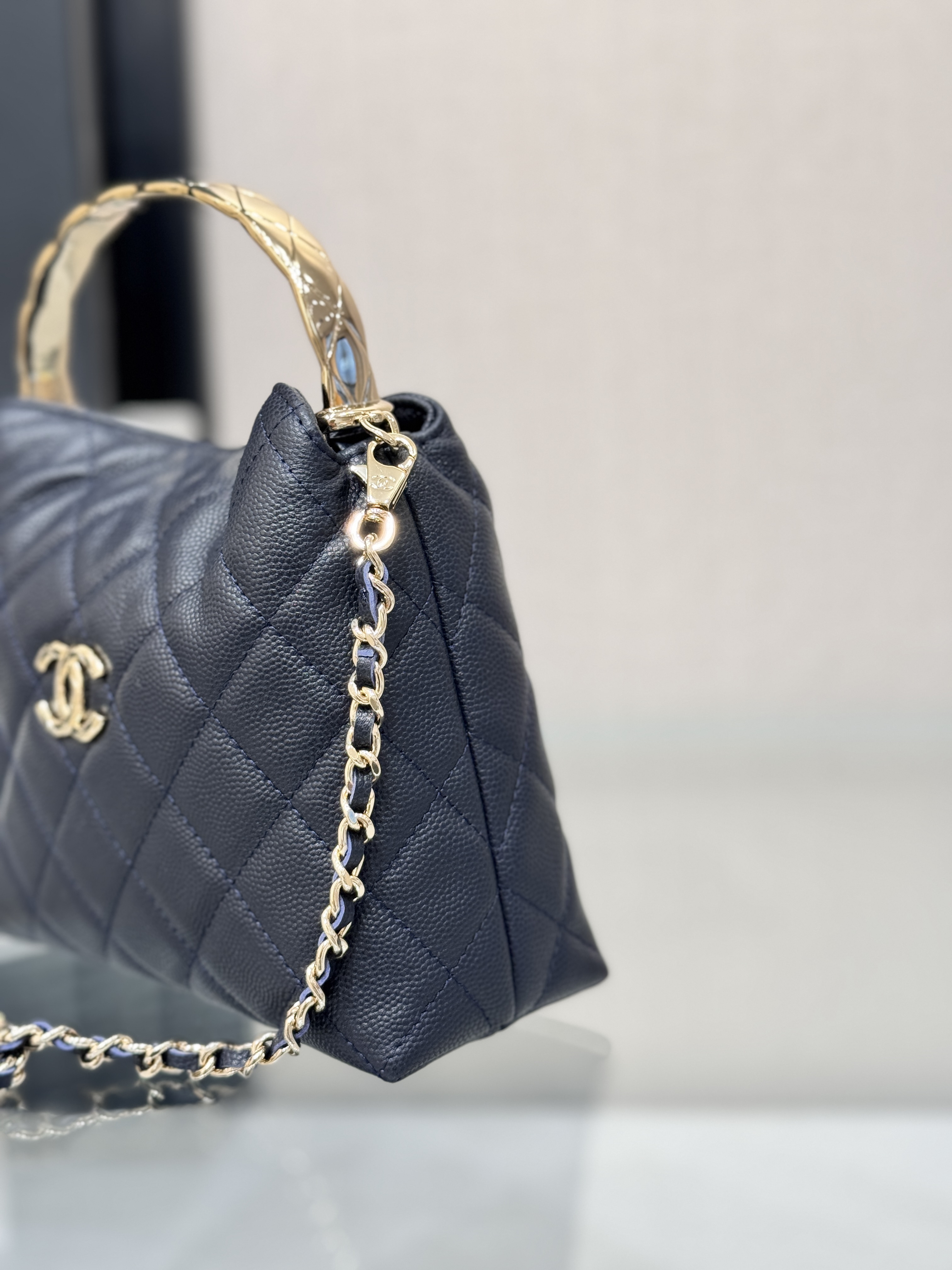 Metal Handle Bucket Bag（Royal Blue） - Mocuir