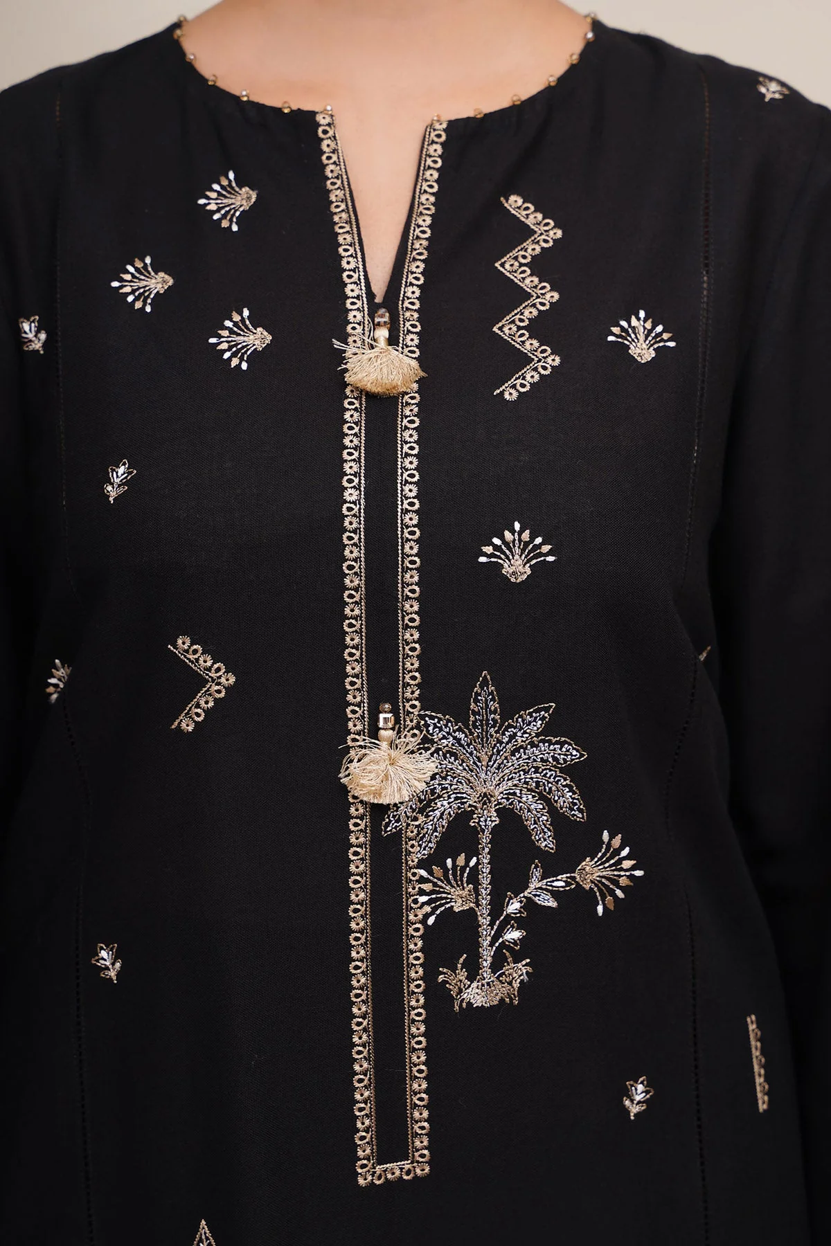 KHADDAR | EMBROIDERED