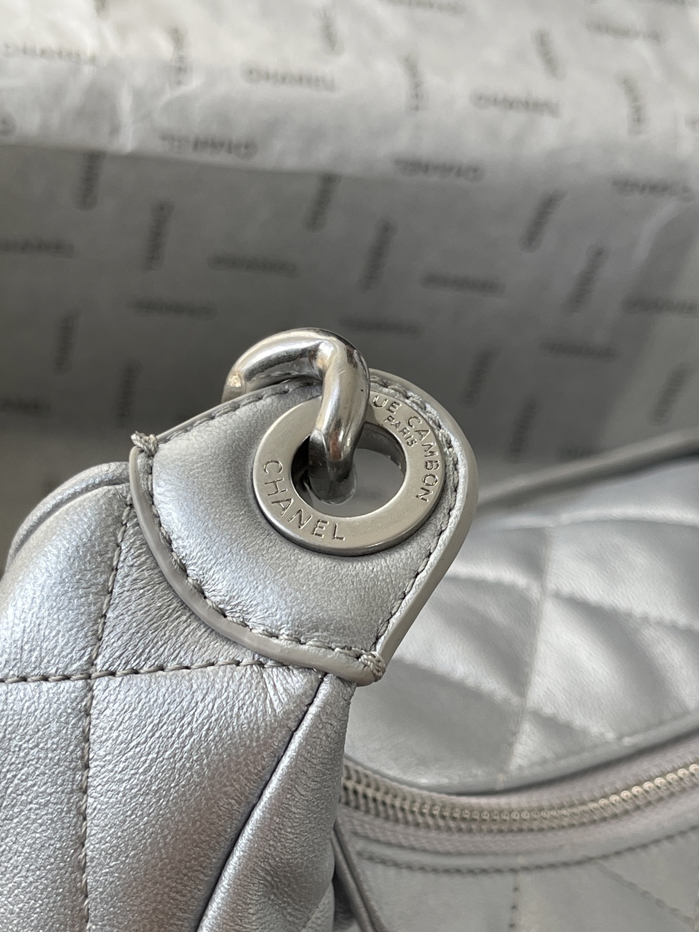 25C Multi-Pocket Hobo Bag in Metallic Silver Quilted Lambskin with Silver-Tone Hardware - Mocuir