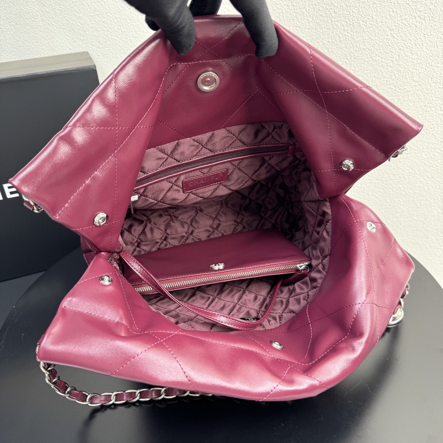 22 Bag Quilted Shiny Calfskin in Burgundy (Silver Hardware) - Mocuir