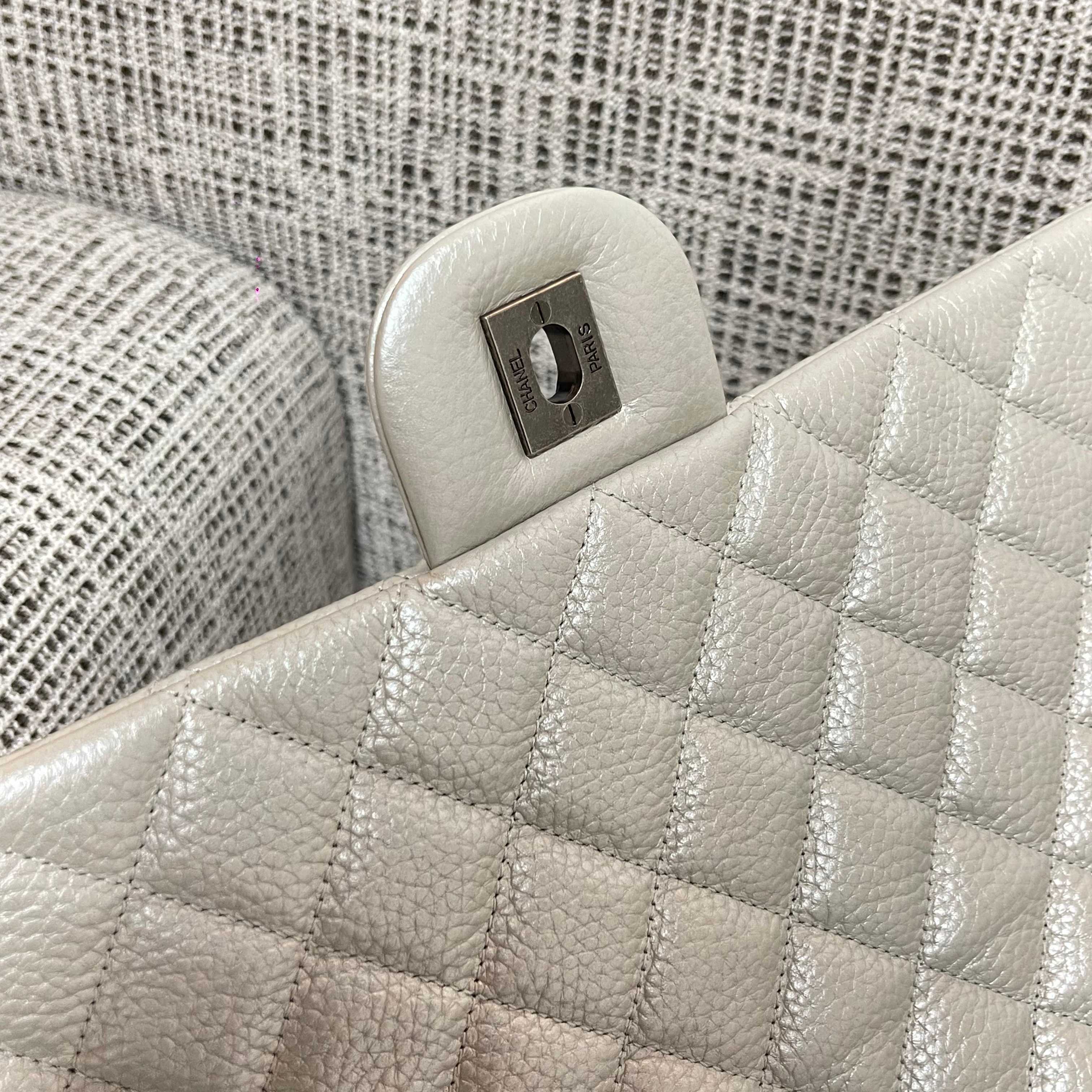 Classic Flap Maxi Quilted Caviar Leather Shoulder Bag in White (Silver Hardware) - Mocuir