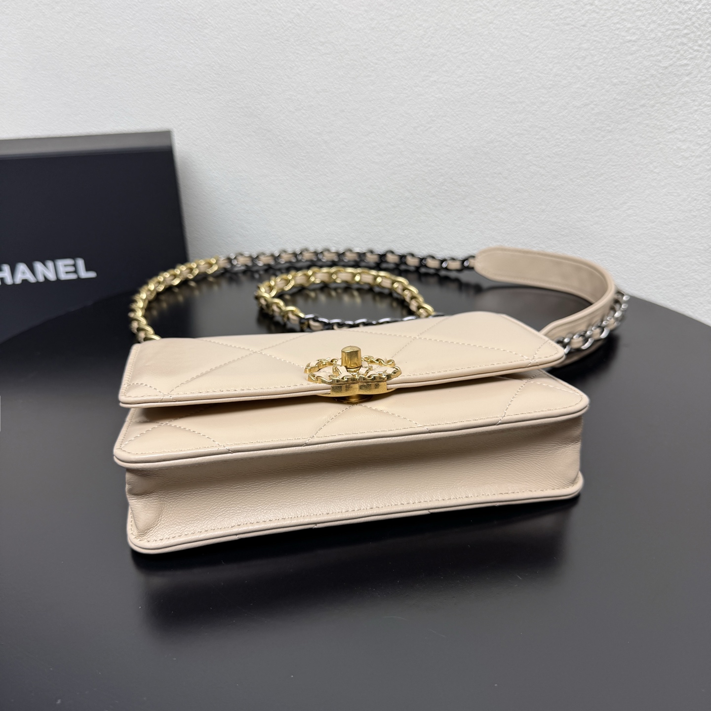 19 WOC Quilted Lambskin Shoulder Bag in Beige (Tri-Tone Hardware) - Mocuir