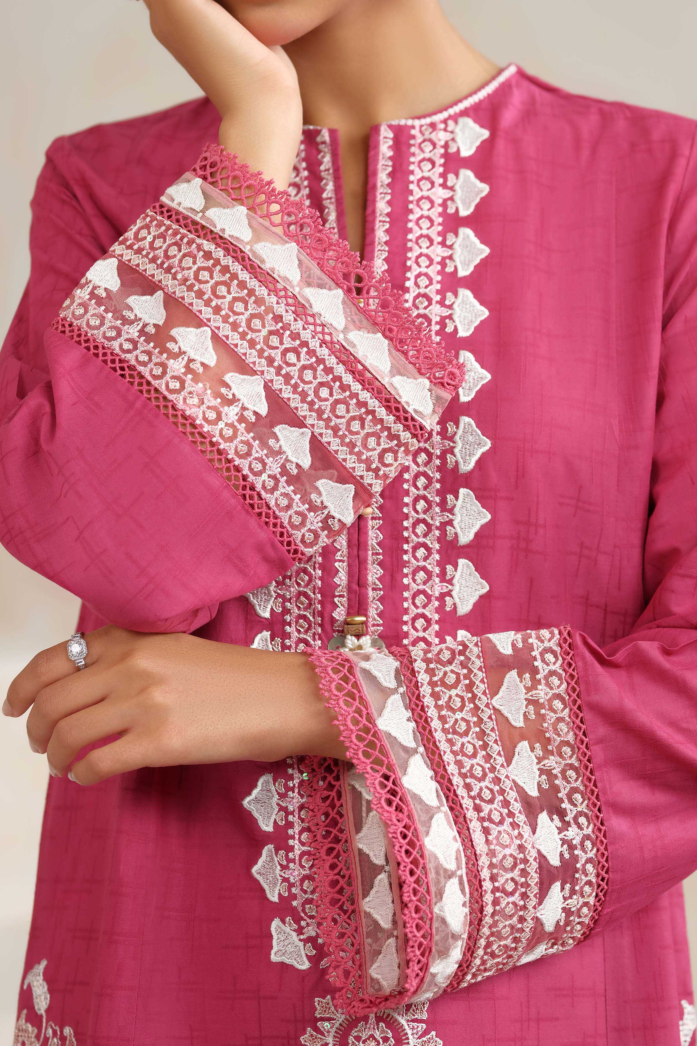 JACQUARD | EMBROIDERED
