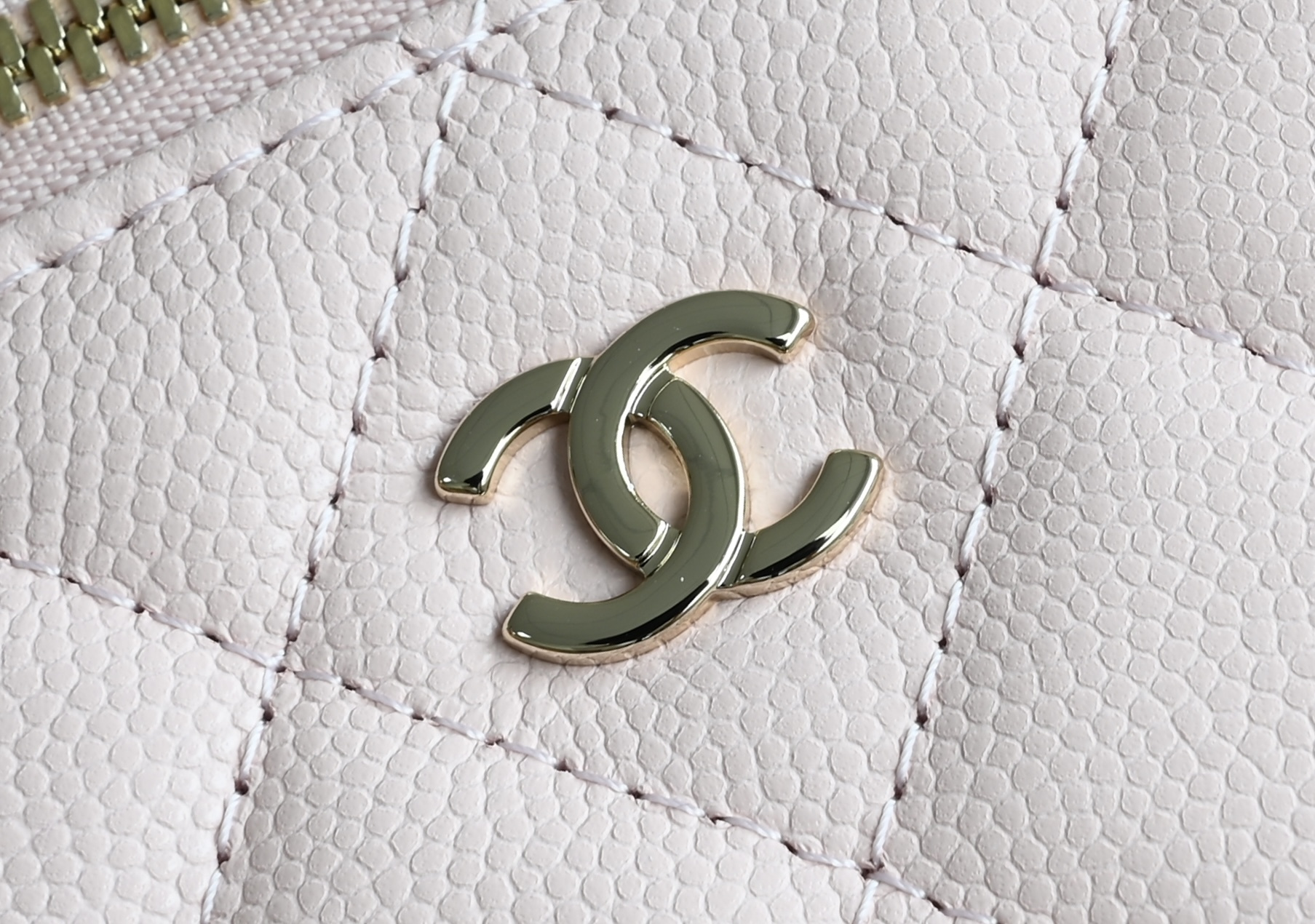 Small Vanity Case (LP Lunch Box Bag) in Sakura Pink Quilted Caviar Calfskin with Light Gold-Tone Hardware (25S Collection) - Mocuir