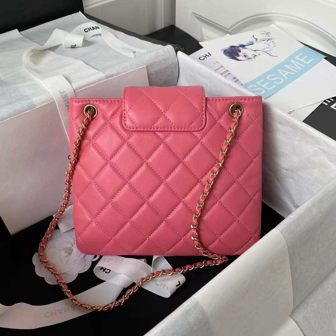 24C AS4596 Vintage Logo Quilted Lambskin Shoulder Bag Fuchsia