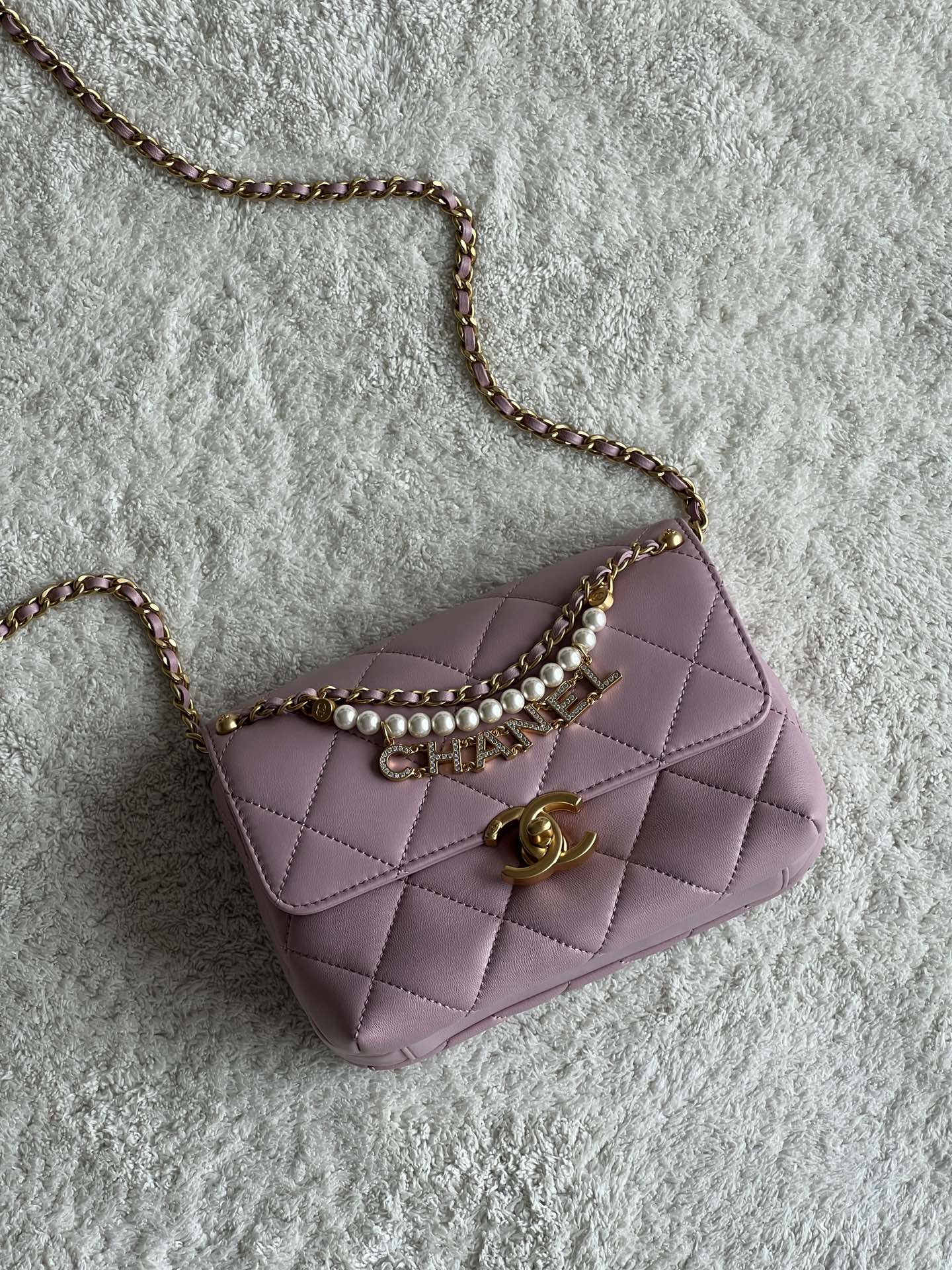 24A Mini Classic Flap Bag in Ballet Pink Quilted Lambskin with Pearl & Crystal CHANEL Letter Chain and Light Gold-Tone Hardware (AS4986) - Mocuir