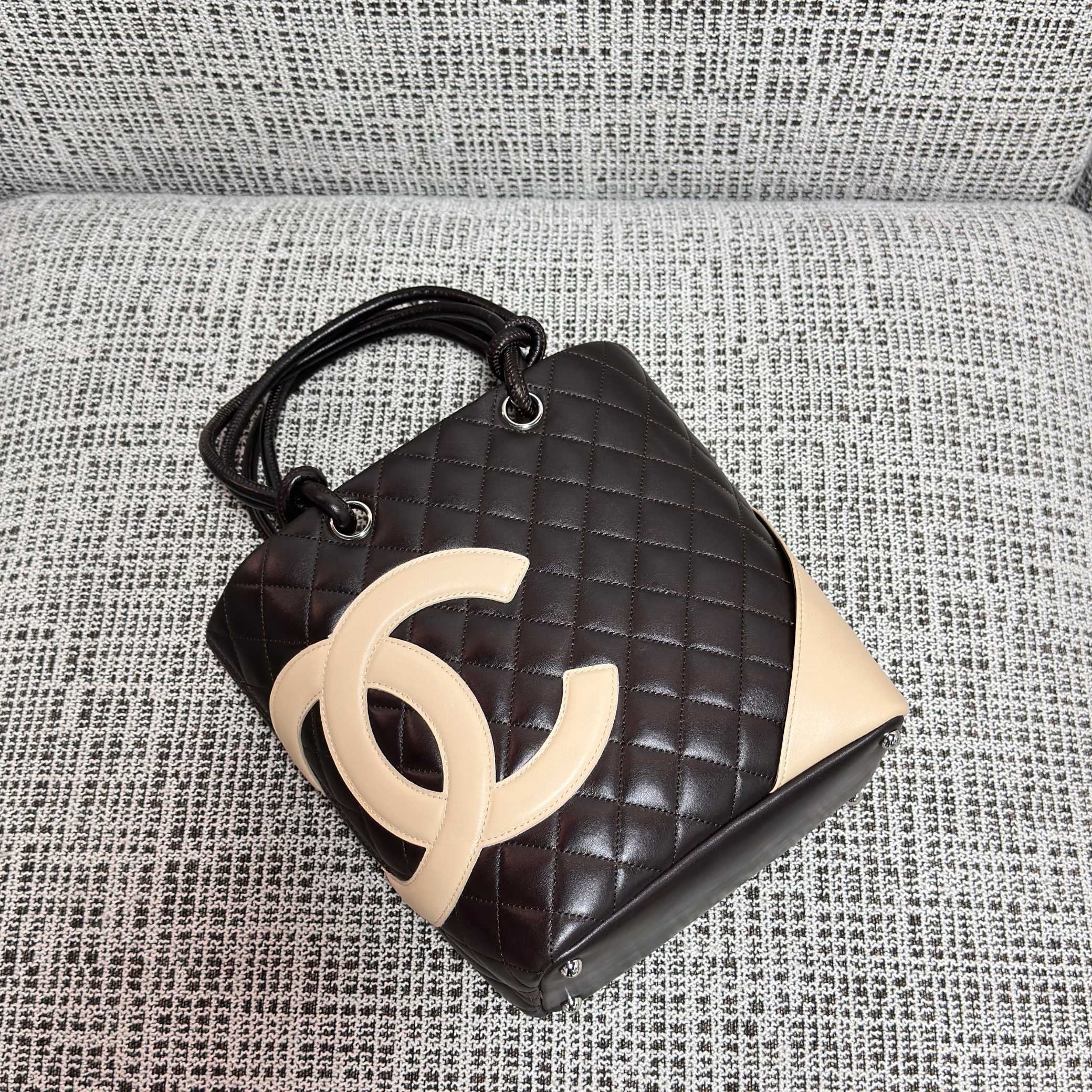 Vintage Cambon Quilted Lambskin Bucket Bag in Black & Beige - Mocuir