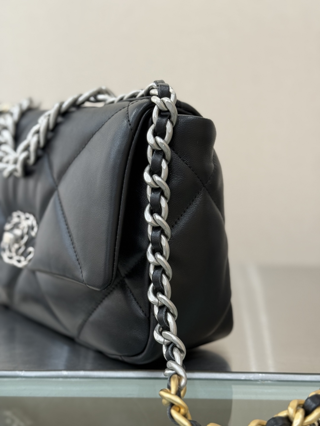 19 Medium Flap Bag (AS1160) in Black Shiny Lambskin with Tri-Tone Hardware - Mocuir