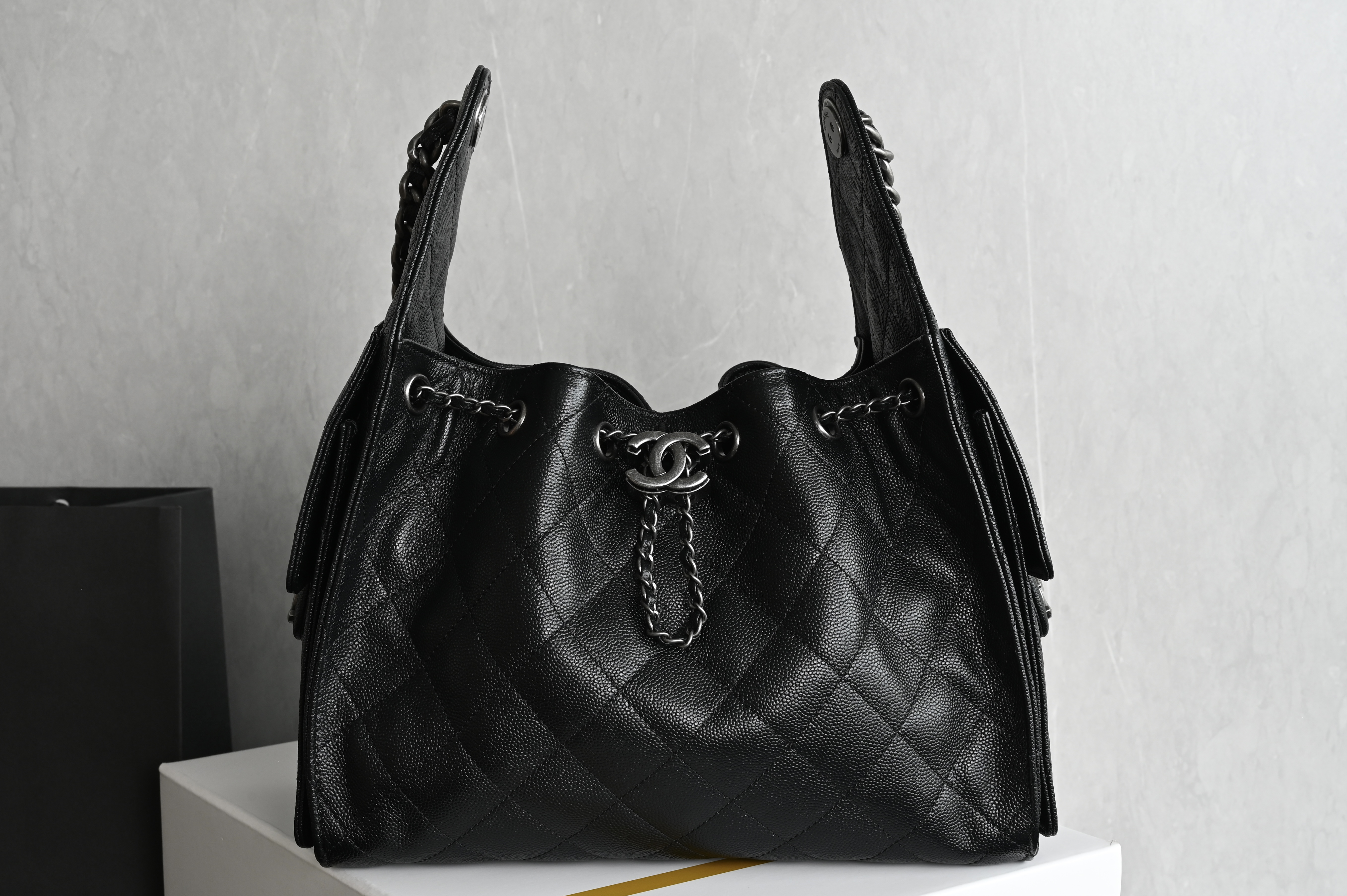 Chain Decor Hobo Bag（Black） - Mocuir