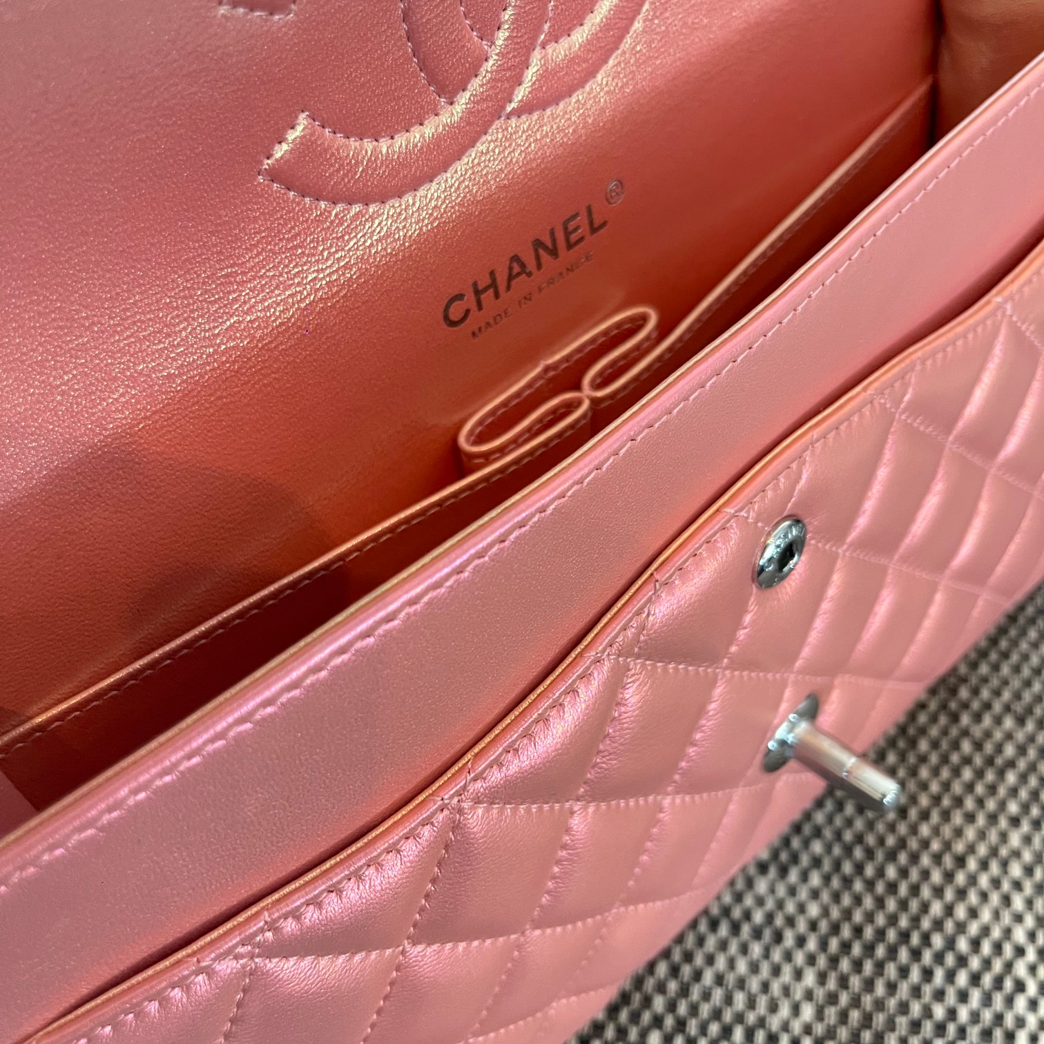 Classic Flap Quilted Lambskin Shoulder Bag in Peach Pink (Silver Hardware) - Mocuir