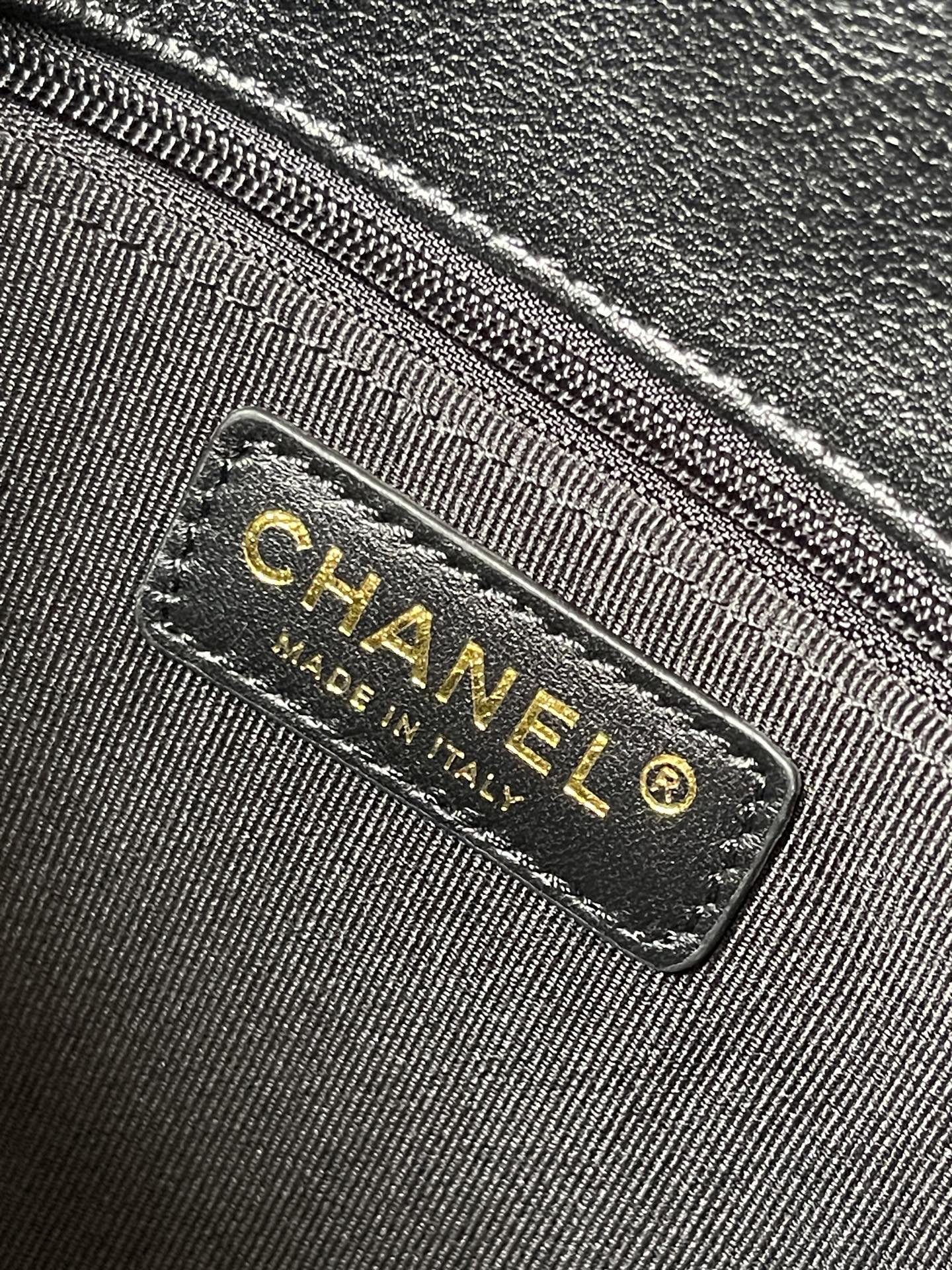 Large Hobo Bag (AS4668) in Black Shiny Calfskin with Gold-Tone Hardware, 24P Pre-Fall Collection - Mocuir