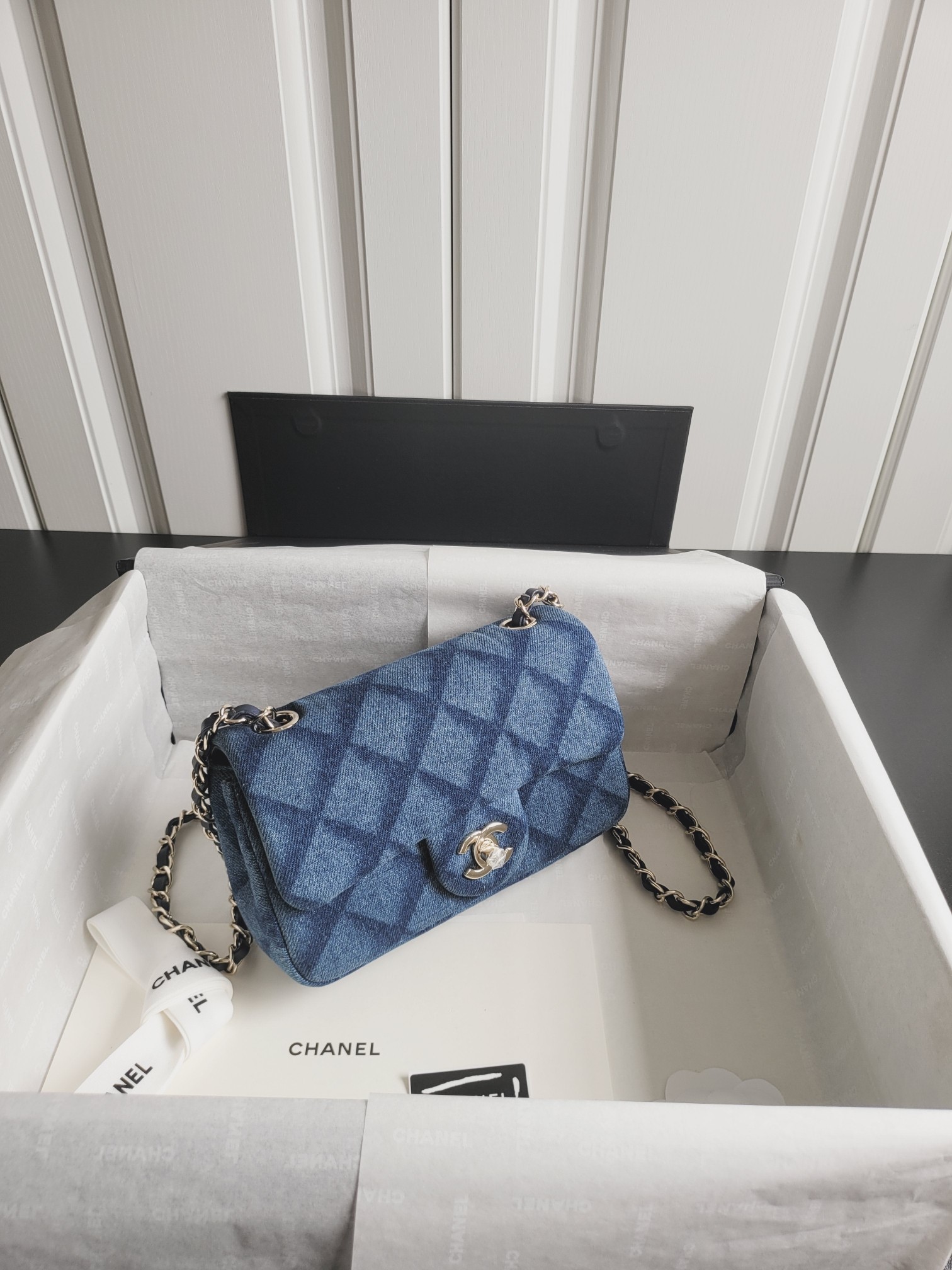 Classic Flap Mini (Large Mini) - Mocuir