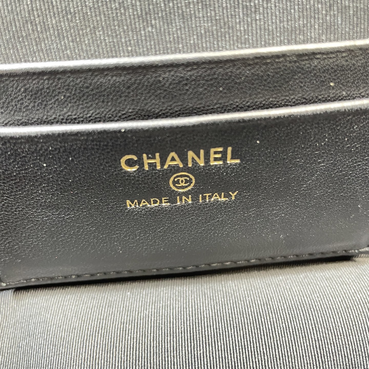 26S Slim Vanity Case with Chain in Mint Green Suede & Black Lambskin with Gold-Tone Hardware - Mocuir