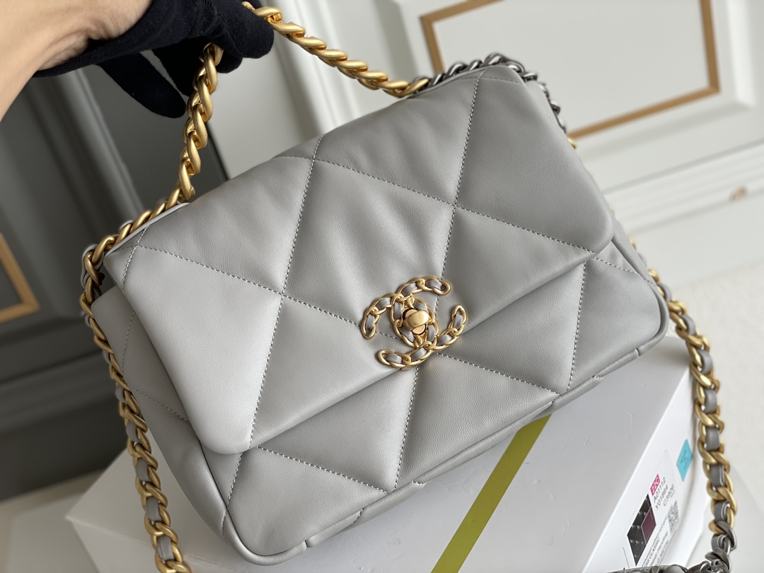 19 Handbag in Grey Quilted Shiny Lambskin with Gold-Tone, Silver-Tone & Ruthenium-Finish Metal (Model AS1160) - Mocuir