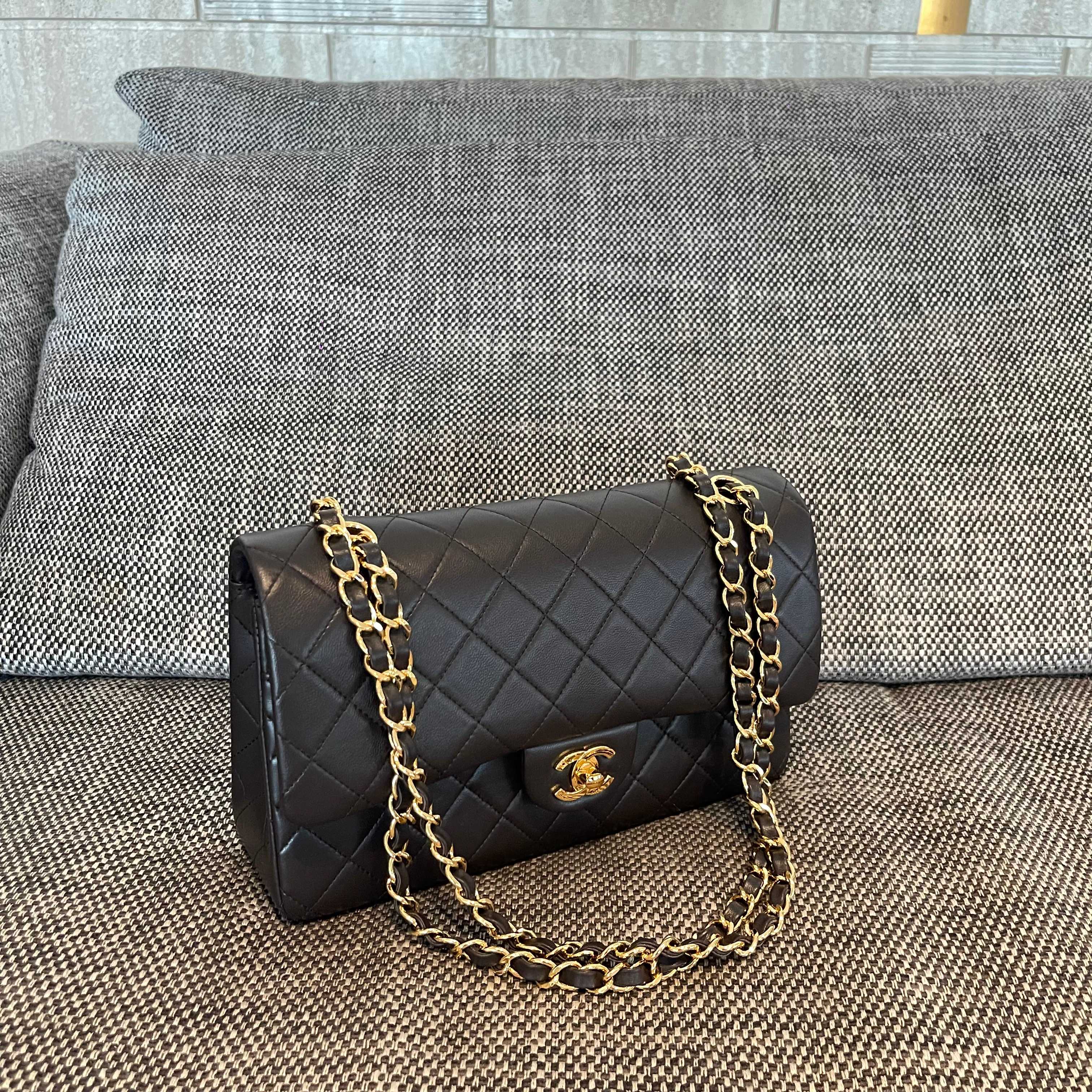 Vintage Classic Flap Black Quilted Lambskin Flap Bag with Gold-Tone Hardware - Mocuir