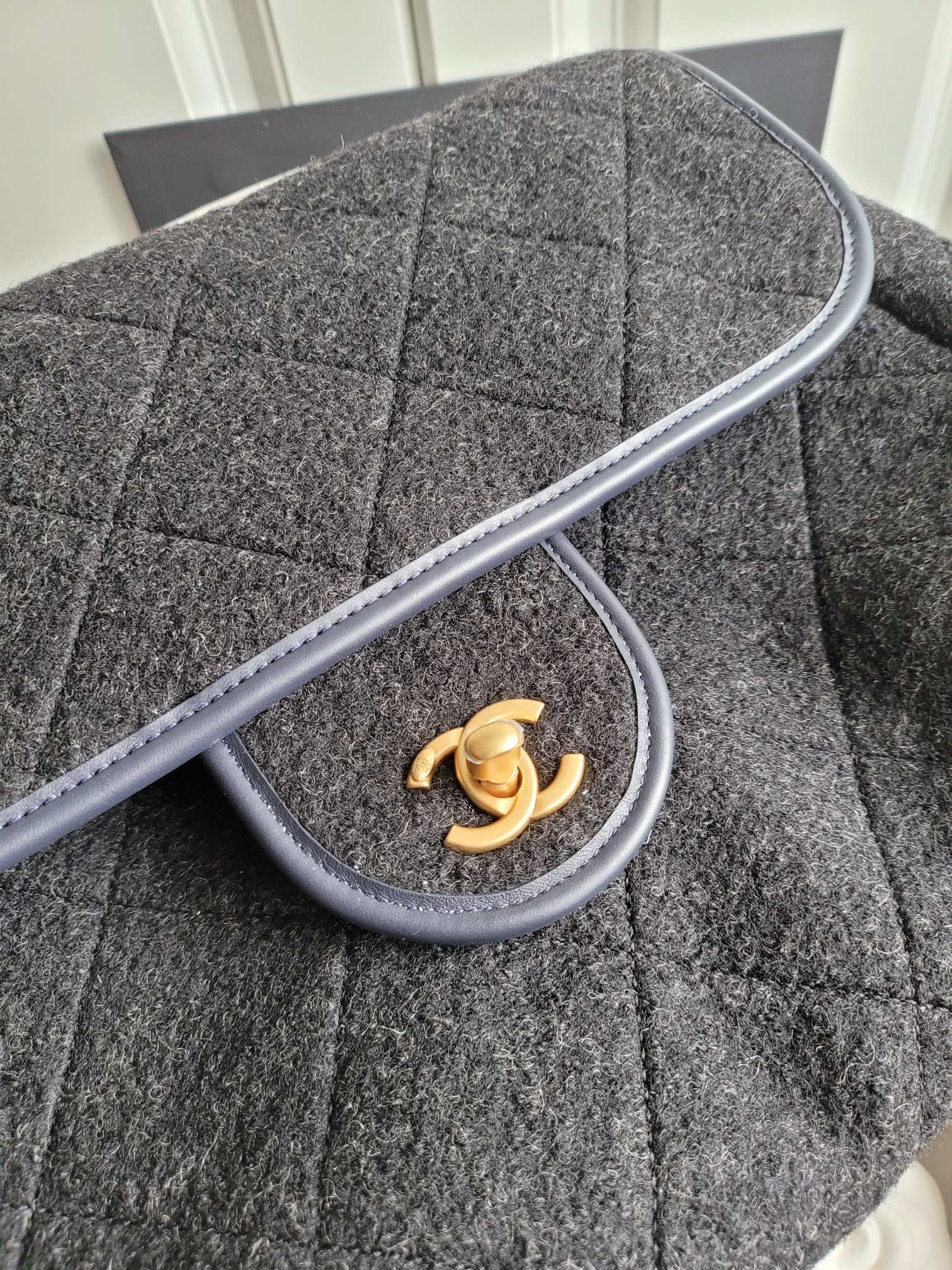 Classic Flap Maxi - Mocuir