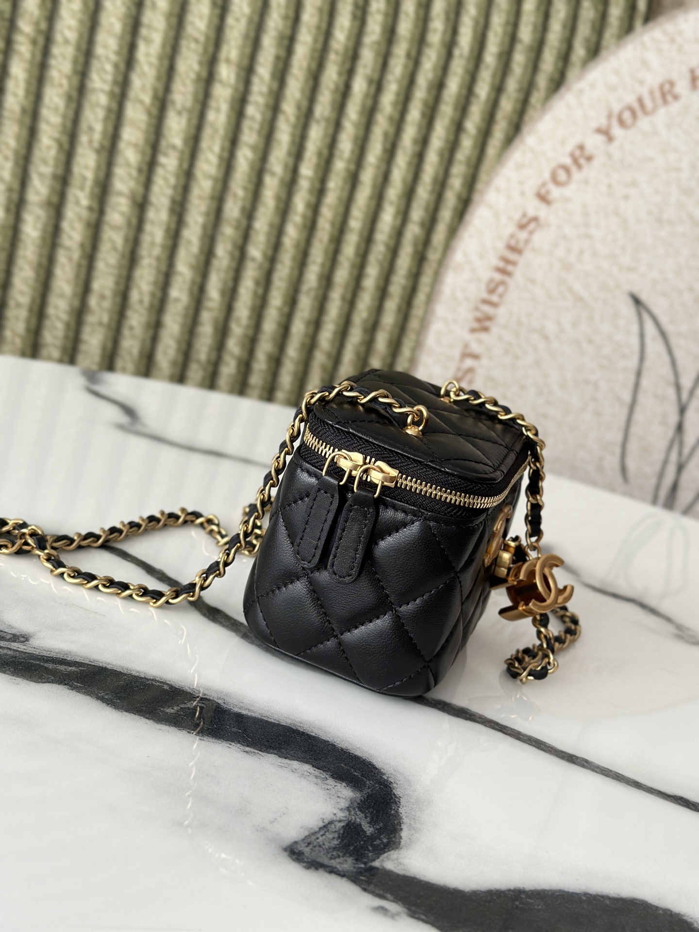 Mini Vanity Case with CC Charms - Mocuir