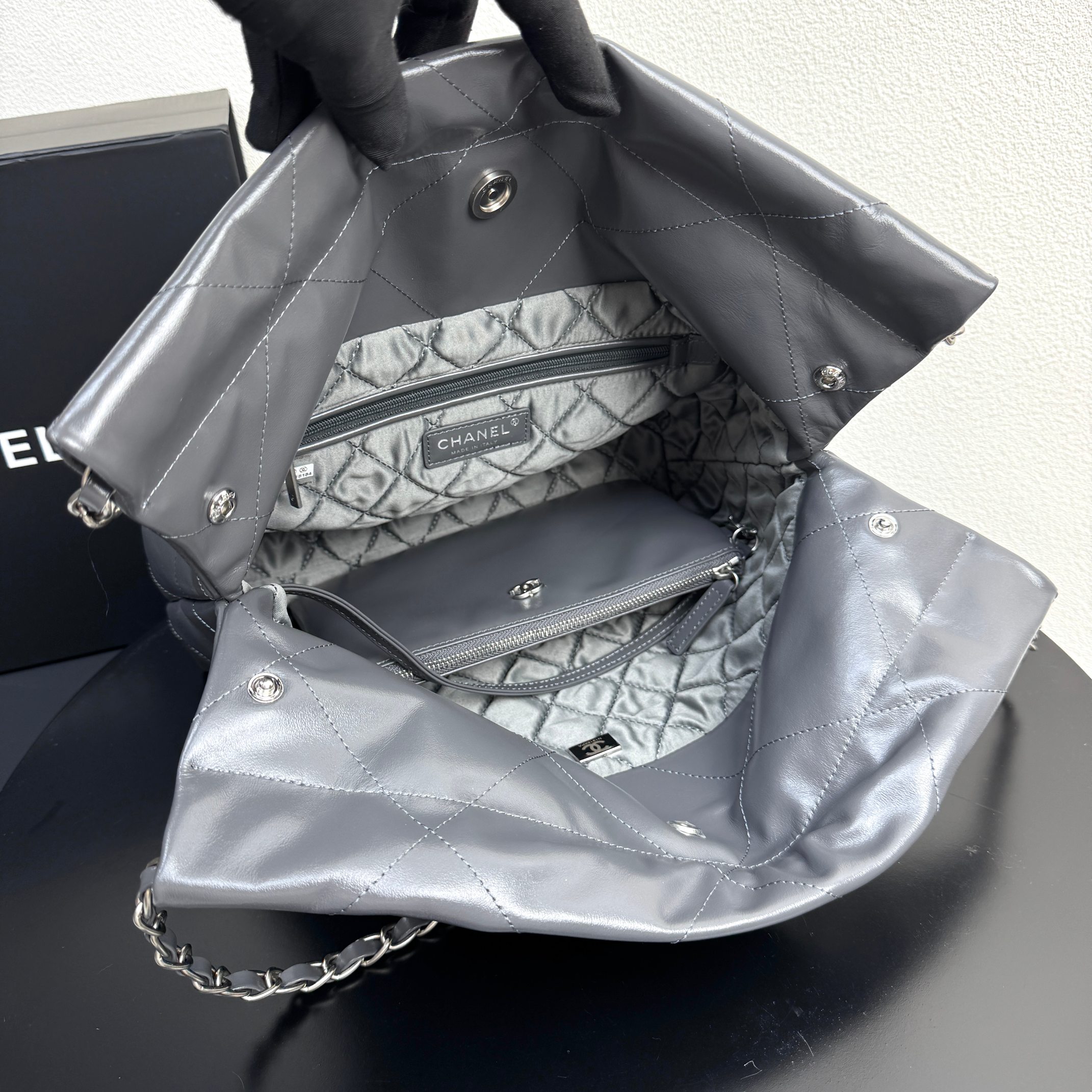 22 Bag Quilted Shiny Calfskin in Dark Grey (Silver Hardware) - Mocuir