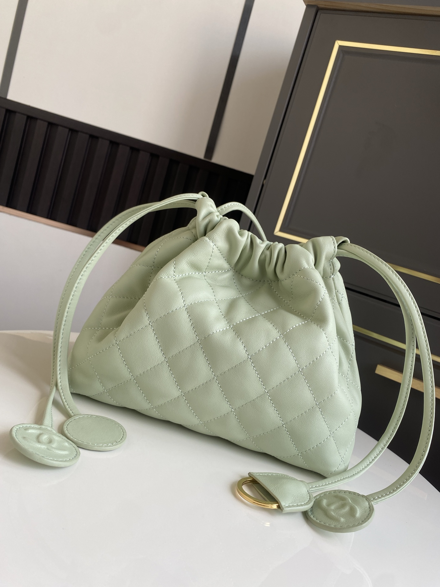 24BQuilted Lambskin Drawstring Hobo Bag（ Mint Green） - Mocuir