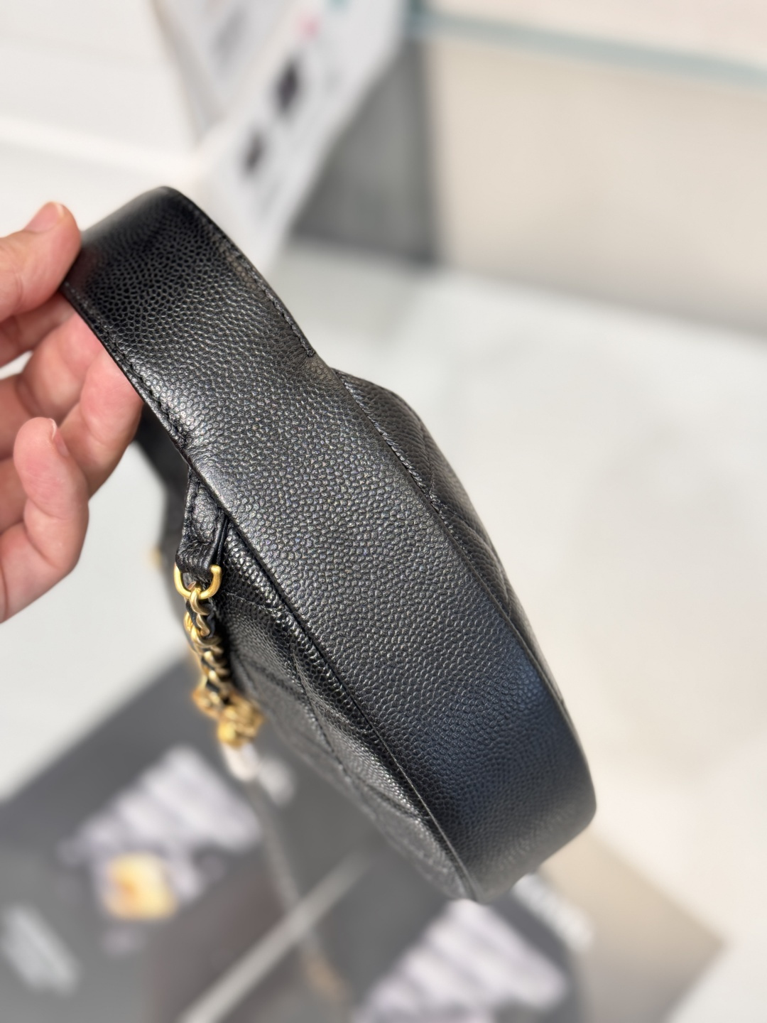 24C Pearl Chain Hobo Bag（Black） - Mocuir