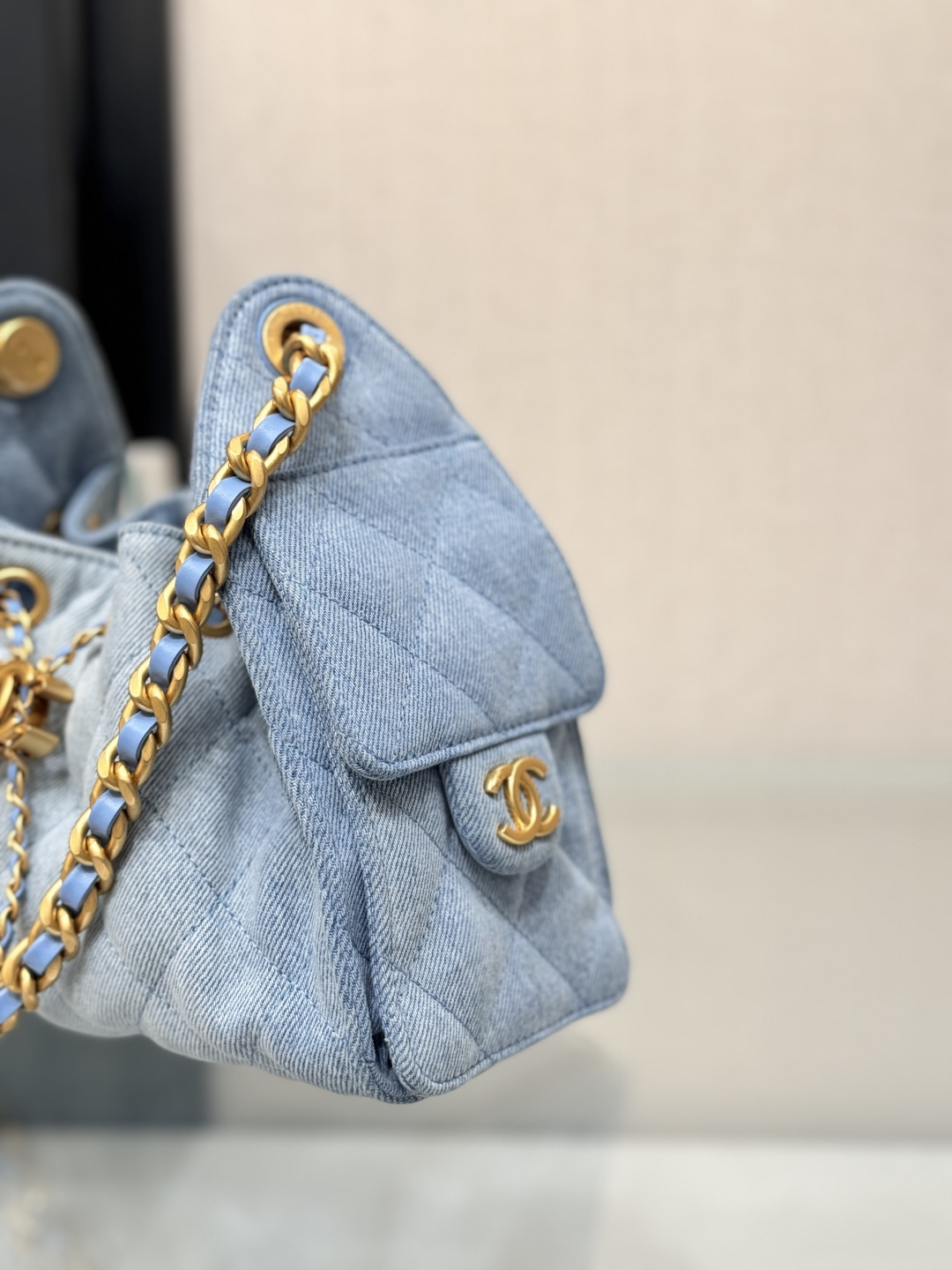 25 Small Hobo Bag (AS5293) in Light Blue Washed Denim & Antique Gold-Tone Hardware - Mocuir