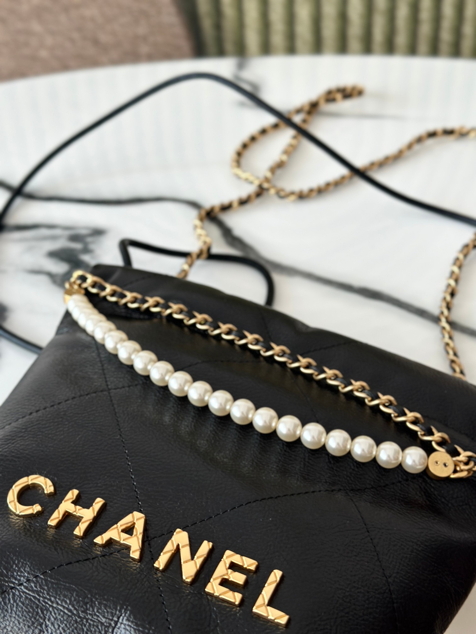 22 Mini Black Pearl Edition Hobo Bag - Mocuir