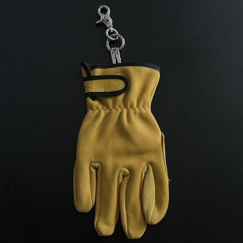 Fashion glove pendant key chain
