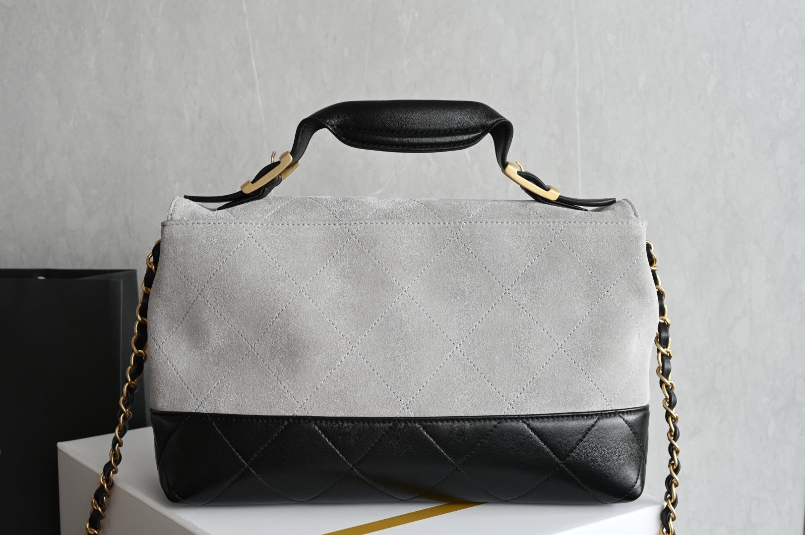 Large Flap Bag With Top Handle in Grey & Black Quilted Suede Lambskin and Shiny Lambskin with Gold-Tone Metal (Model AS5637) - Mocuir