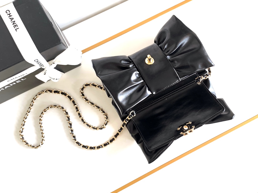 24C Bow Bag Clutch with Chain in Black Quilted Lambskin with Light Gold-Tone Hardware - Mocuir