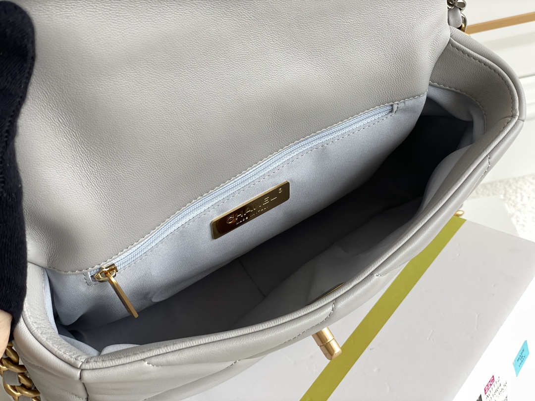 19 Handbag in Grey Quilted Shiny Lambskin with Gold-Tone, Silver-Tone & Ruthenium-Finish Metal (Model AS1160) - Mocuir