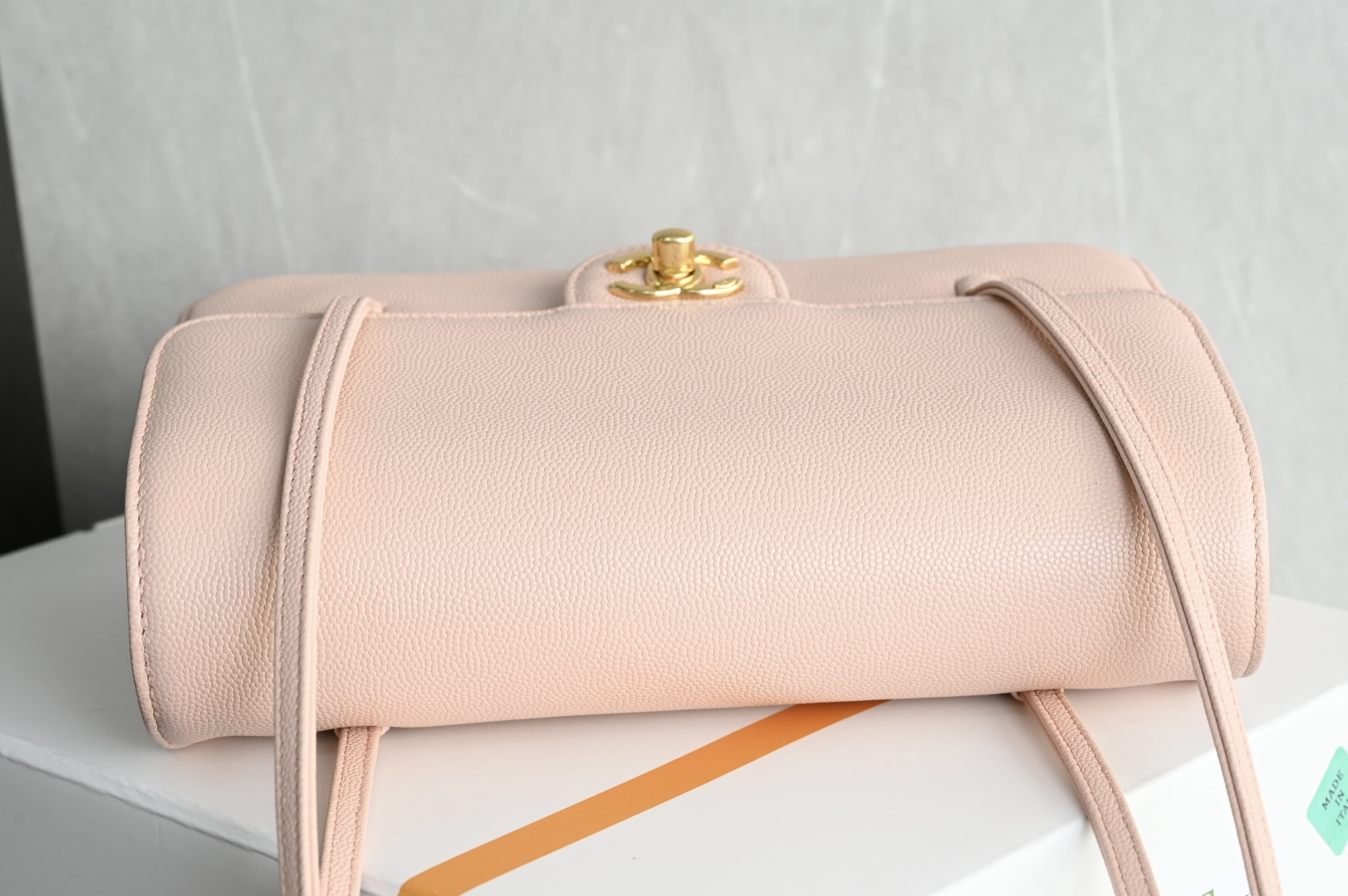 26P Preppy Coco Large Flap Bag in Light Pink Grained Shiny Calfskin with Gold-Tone Hardware - Mocuir