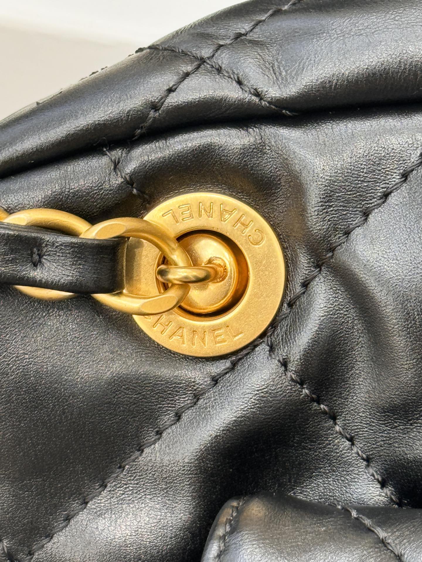 Quilted Waxed Calfskin Bowling Bag with Gold-Tone Hardware - Mocuir