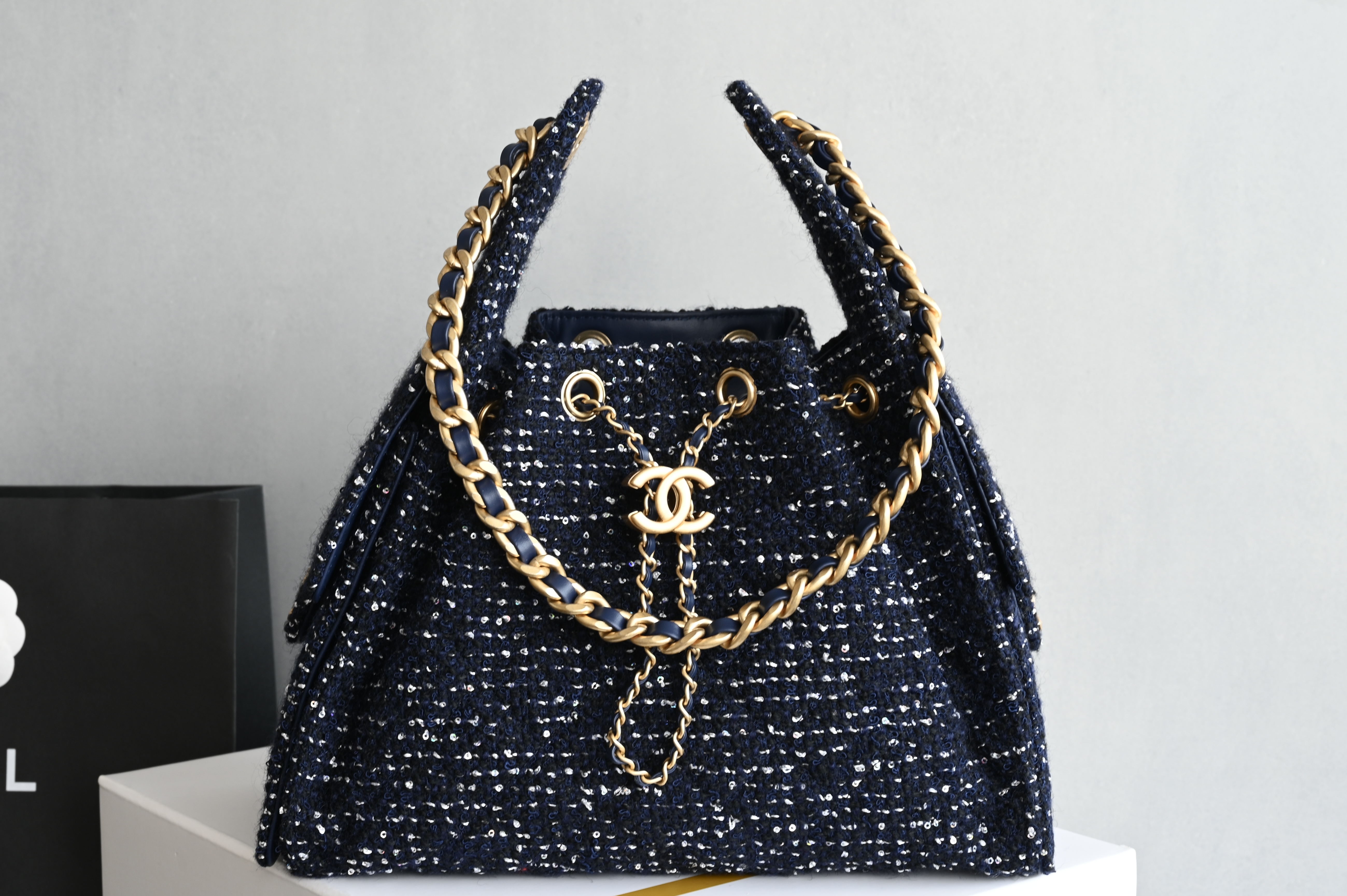 Chain Decor Hobo Bag（Navy with Silver Sparkle） - Mocuir