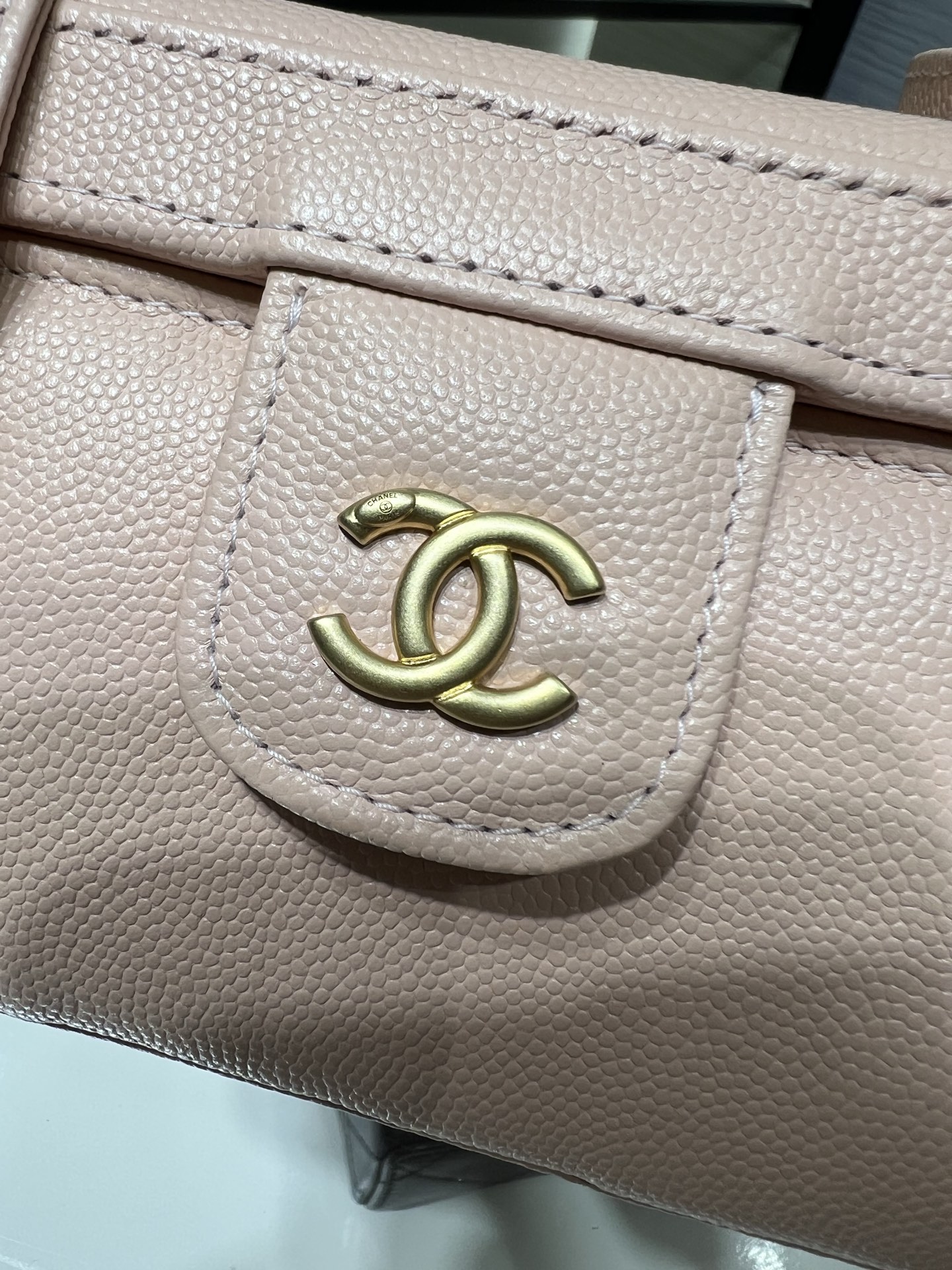 26P Preppy Coco Pink Quilted Caviar Leather Long Vanity Handbag with Gold-Tone Hardware - Mocuir