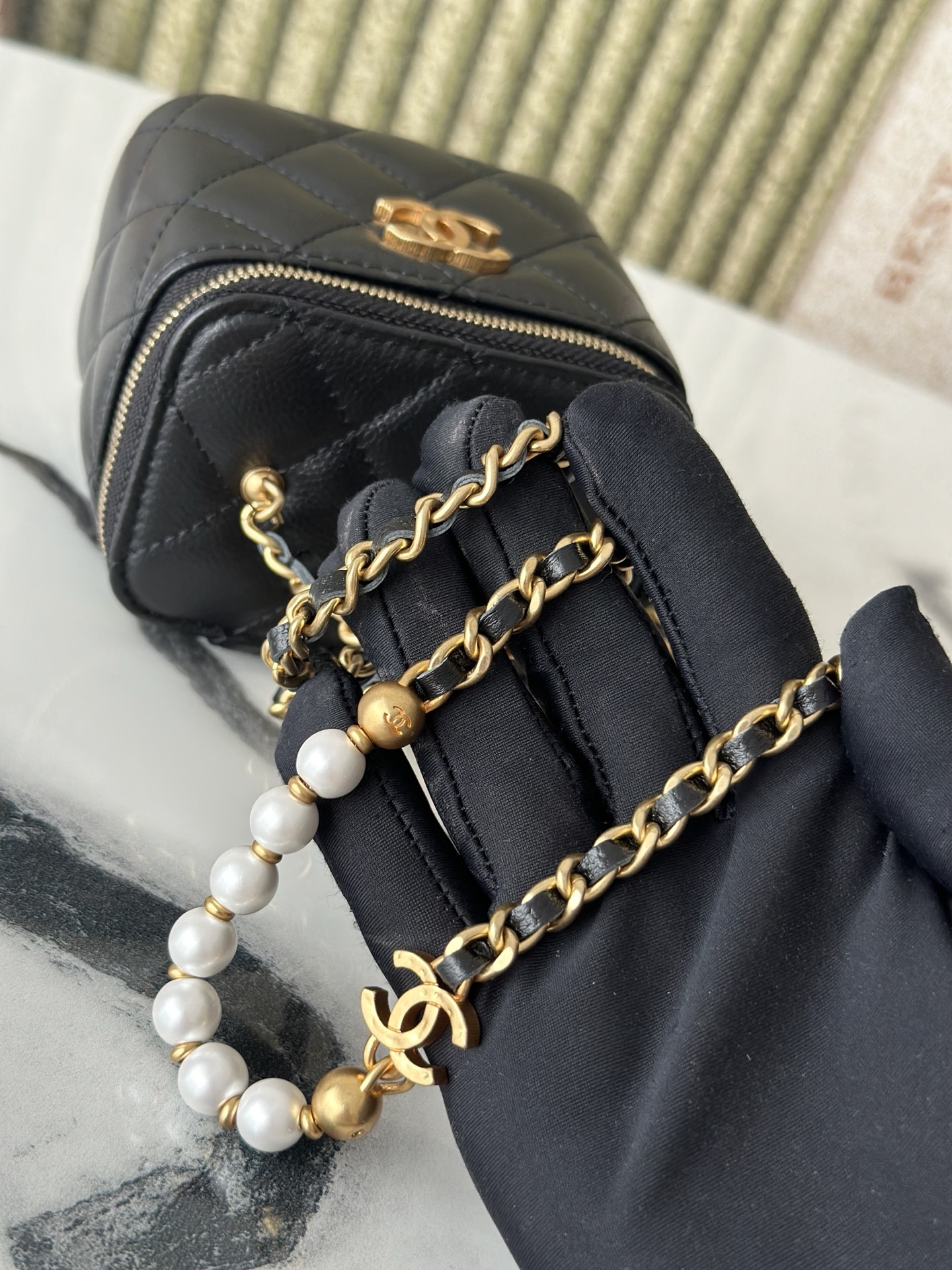 Mini Vanity Case with Pearl Chain (AP3940) in Black Caviar Leather with Gold-Tone Hardware - Mocuir