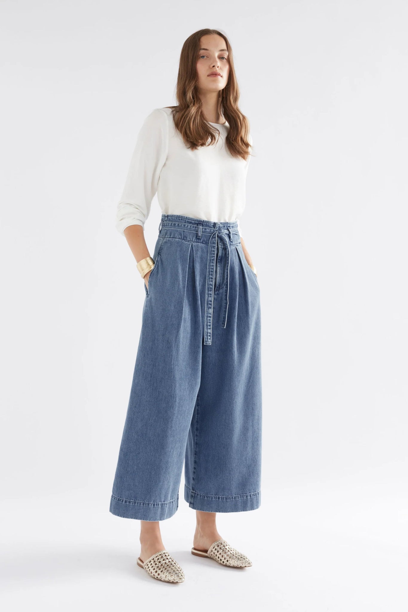 Pleated High-Waist Wide Leg Jean‌