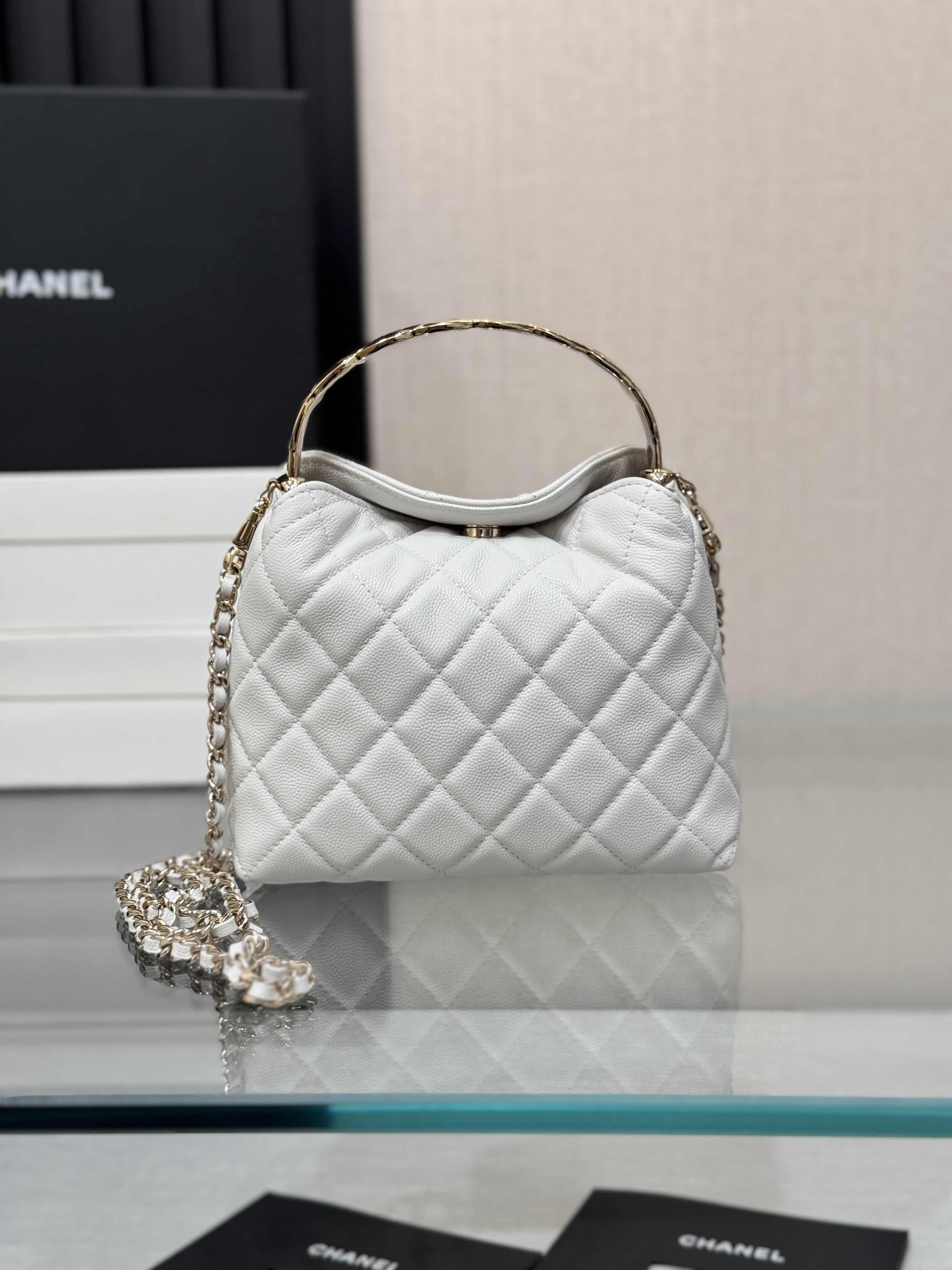 Metal Handle Bucket Bag（White） - Mocuir