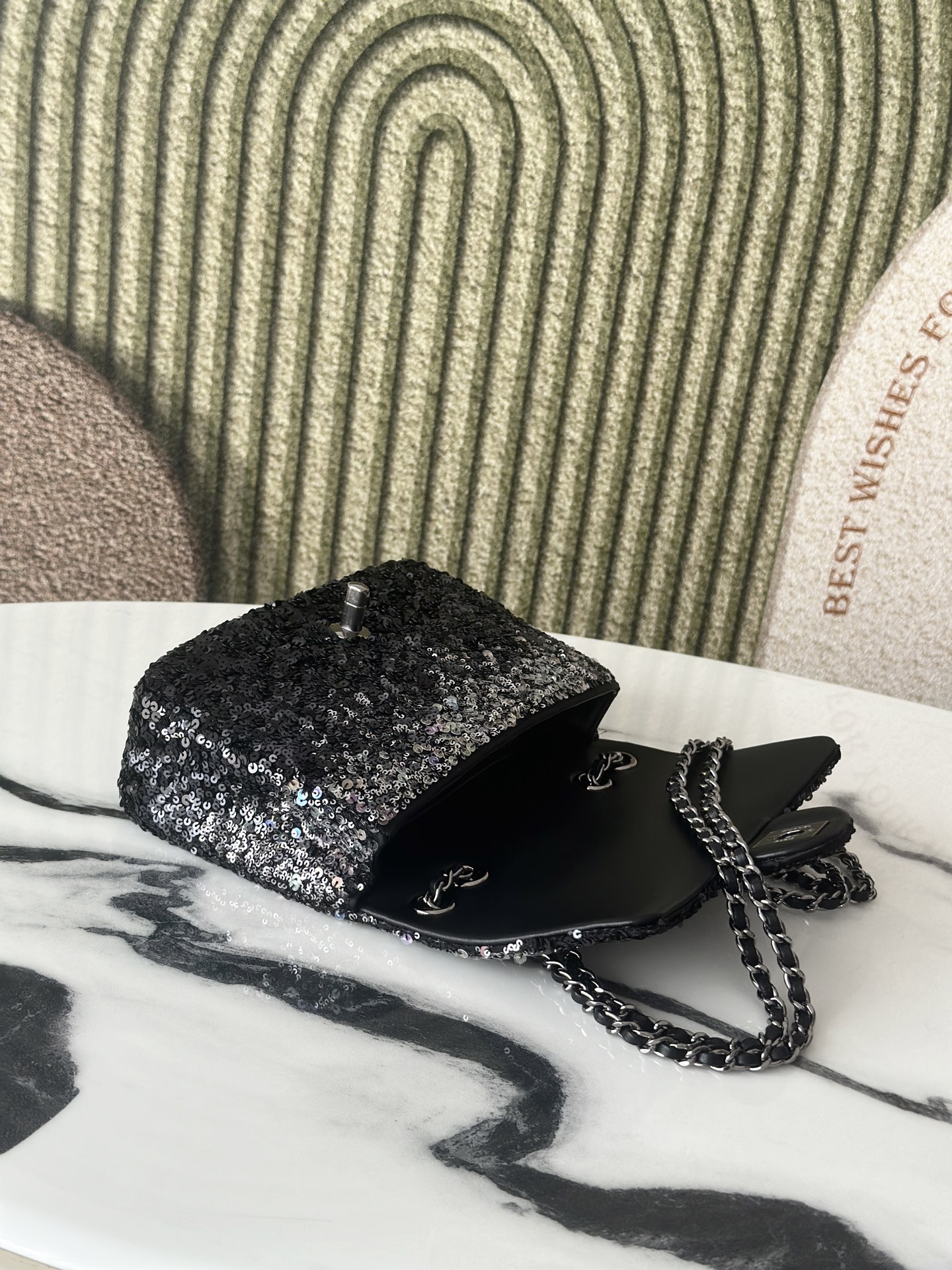 25C Iridescent Sequin Classic Flap - Mocuir