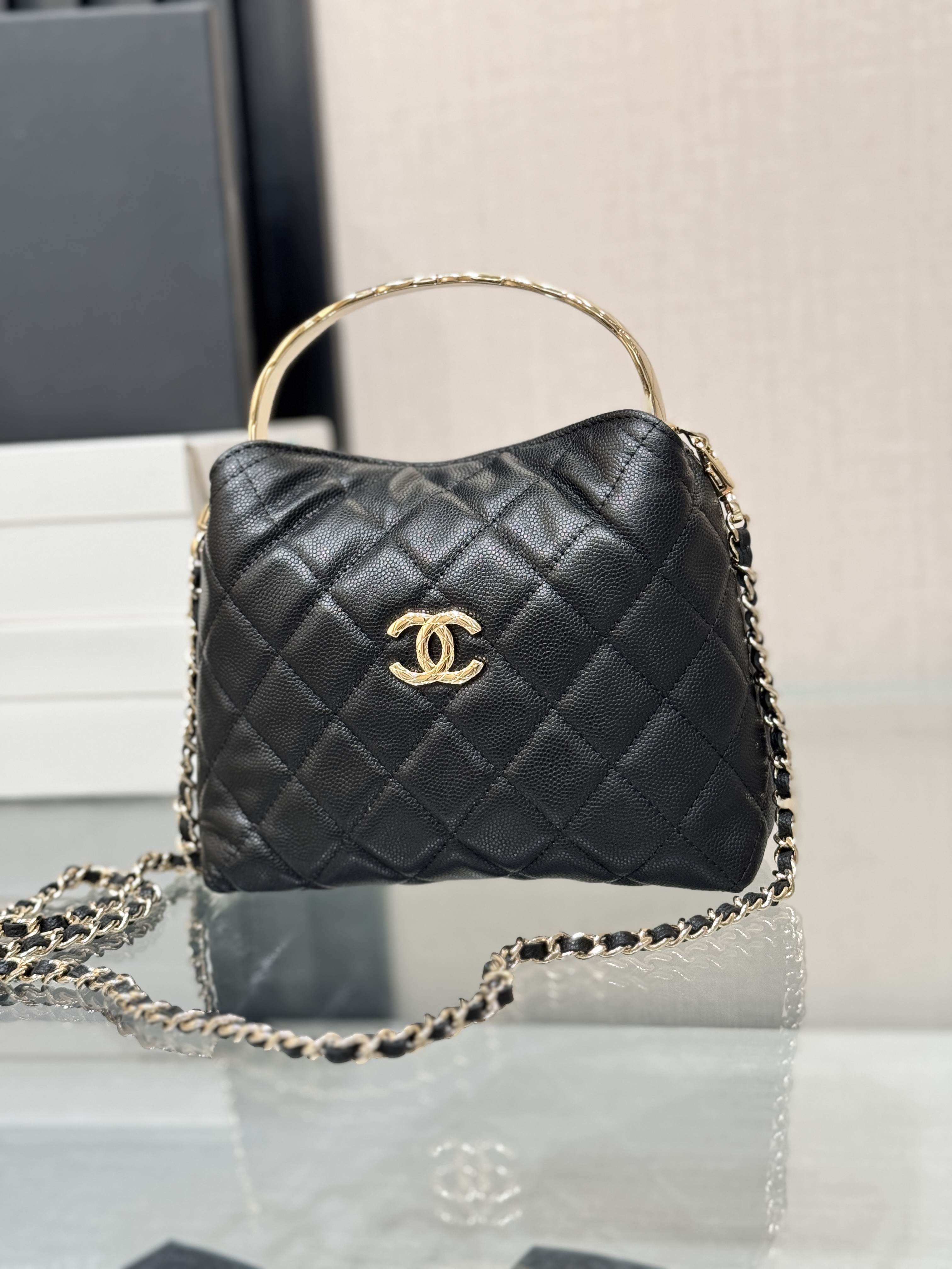 Metal Handle Bucket Bag（Black） - Mocuir