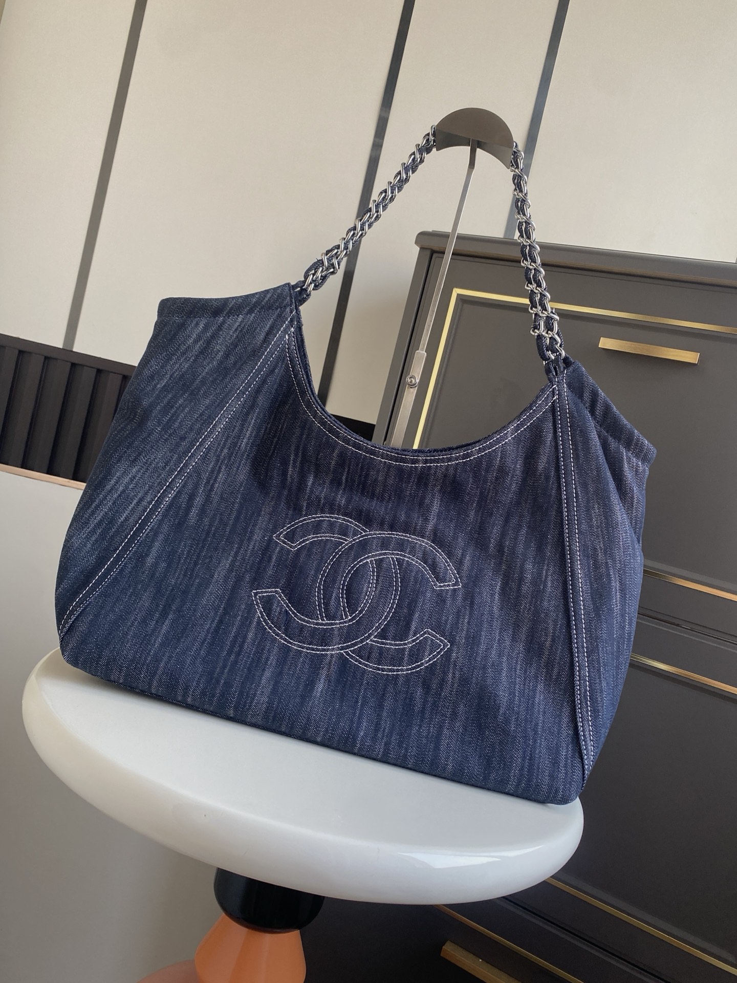 Large Hobo Bag in Denim（Classic Blue Denim） - Mocuir