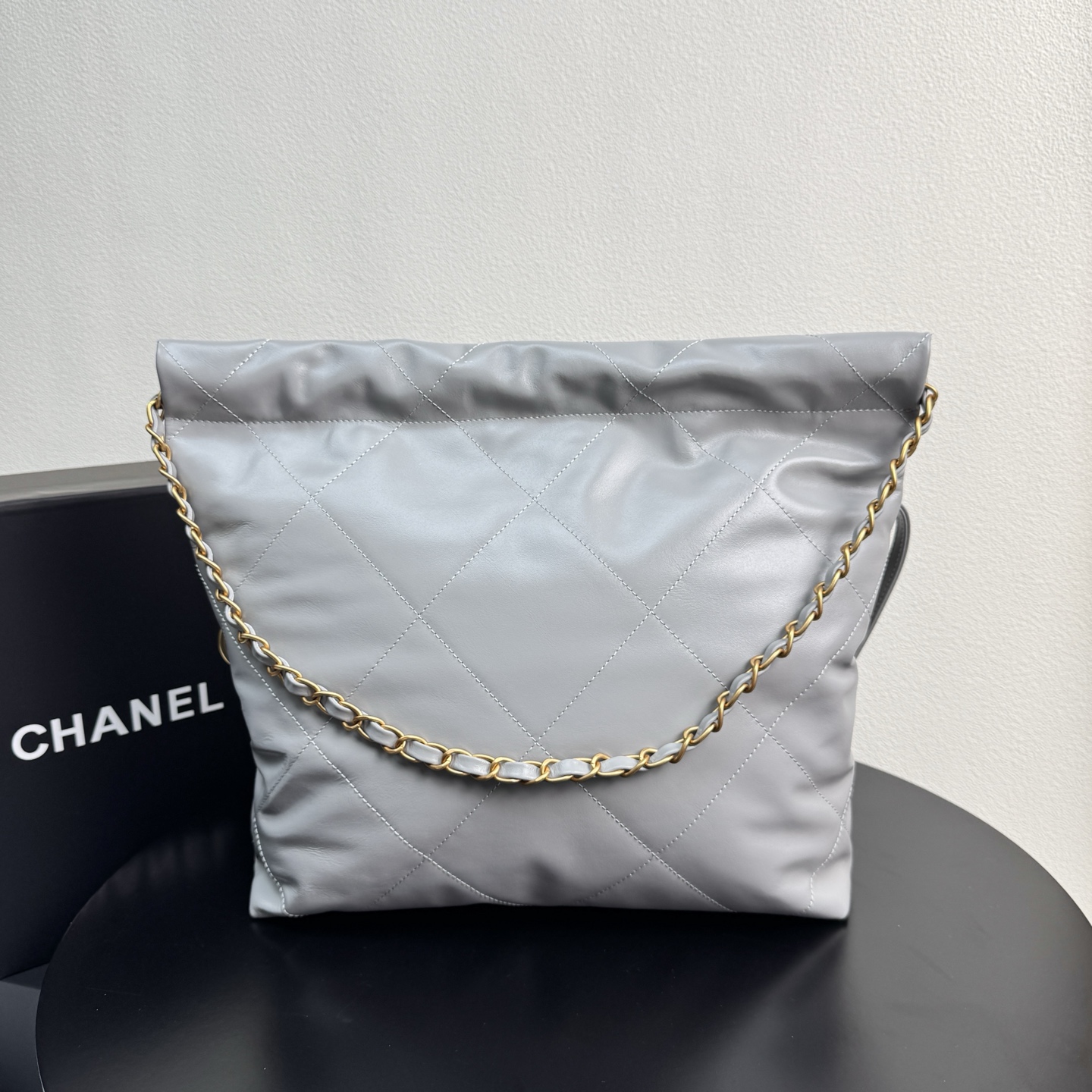 22 Bag Quilted Shiny Calfskin in Light Grey (Gold Hardware) - Mocuir