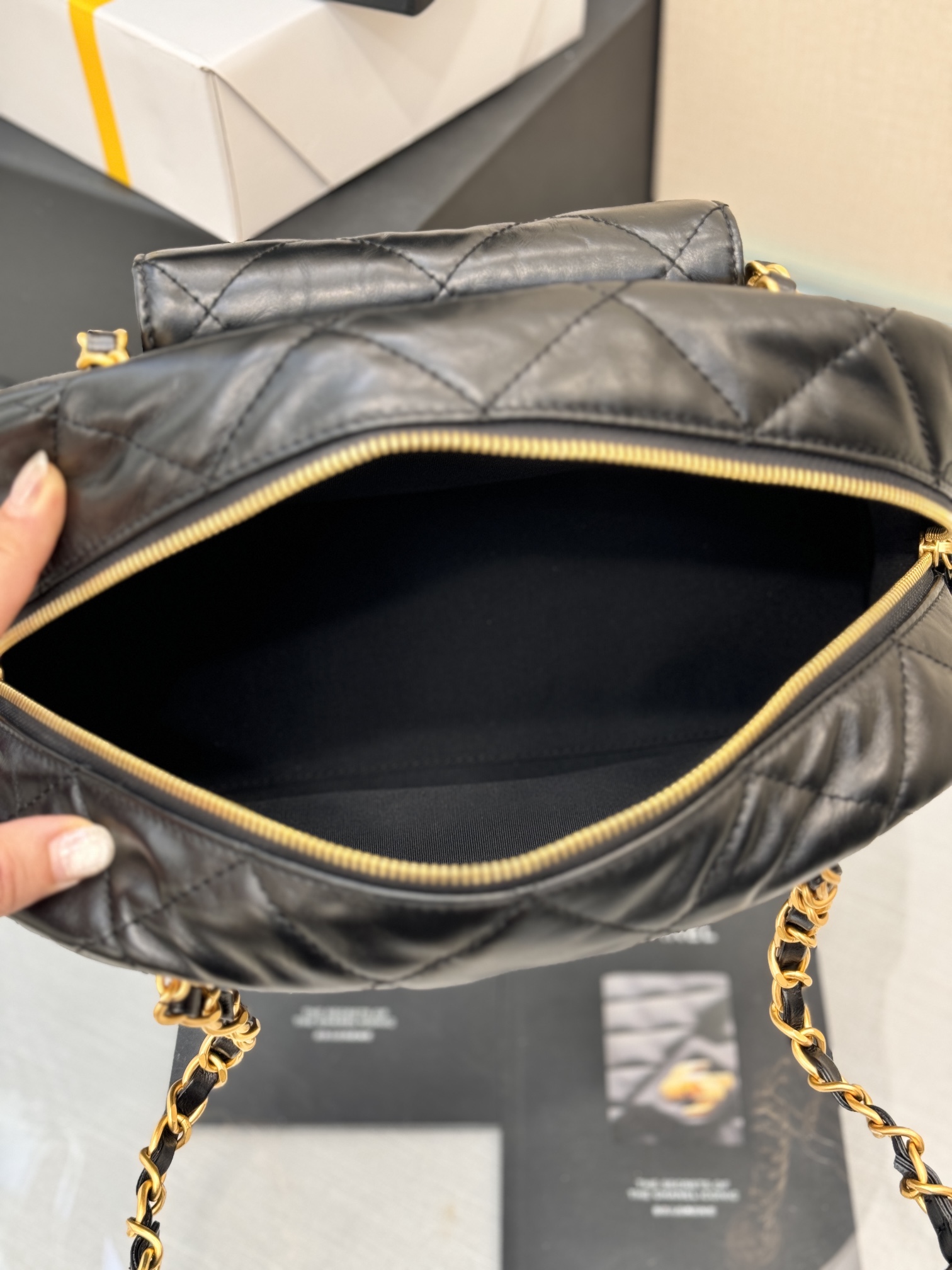 24B Trendy CC Bowling Bag - Mocuir