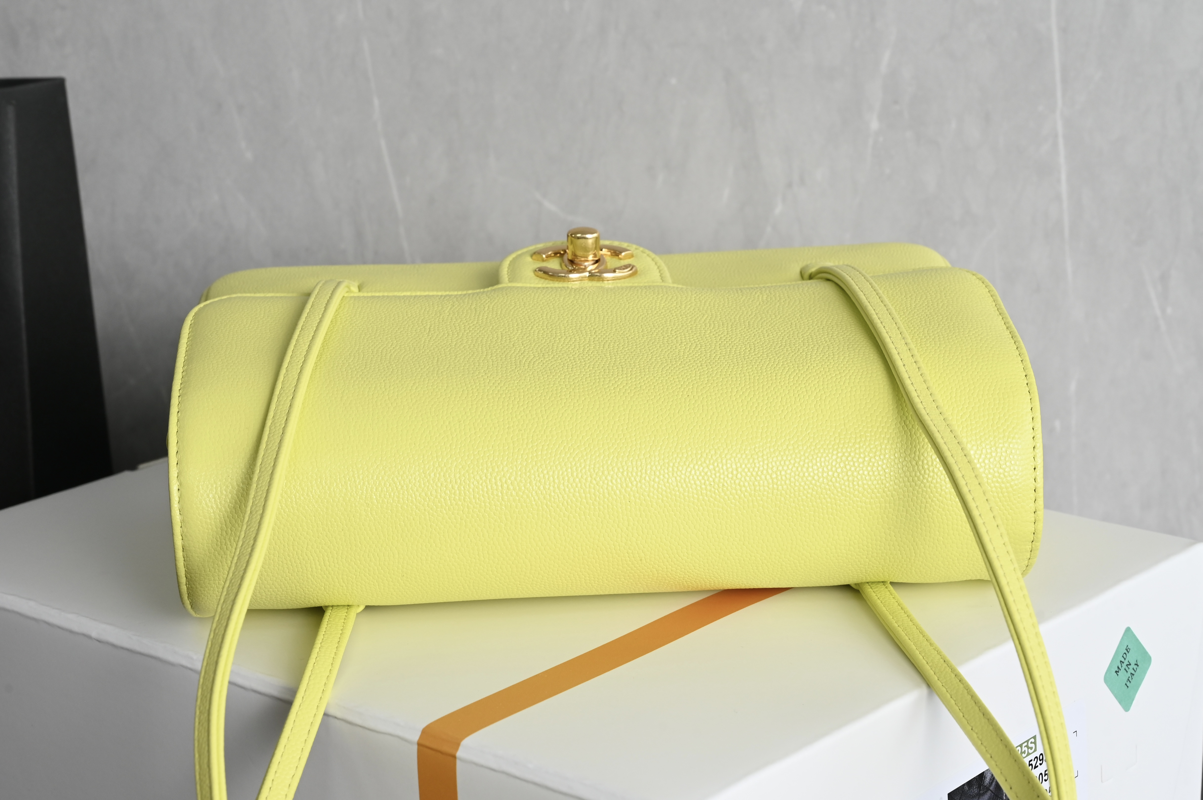 26P Preppy Coco Large Flap Bag in Lemon Yellow Grained Shiny Calfskin with Gold-Tone Hardware - Mocuir