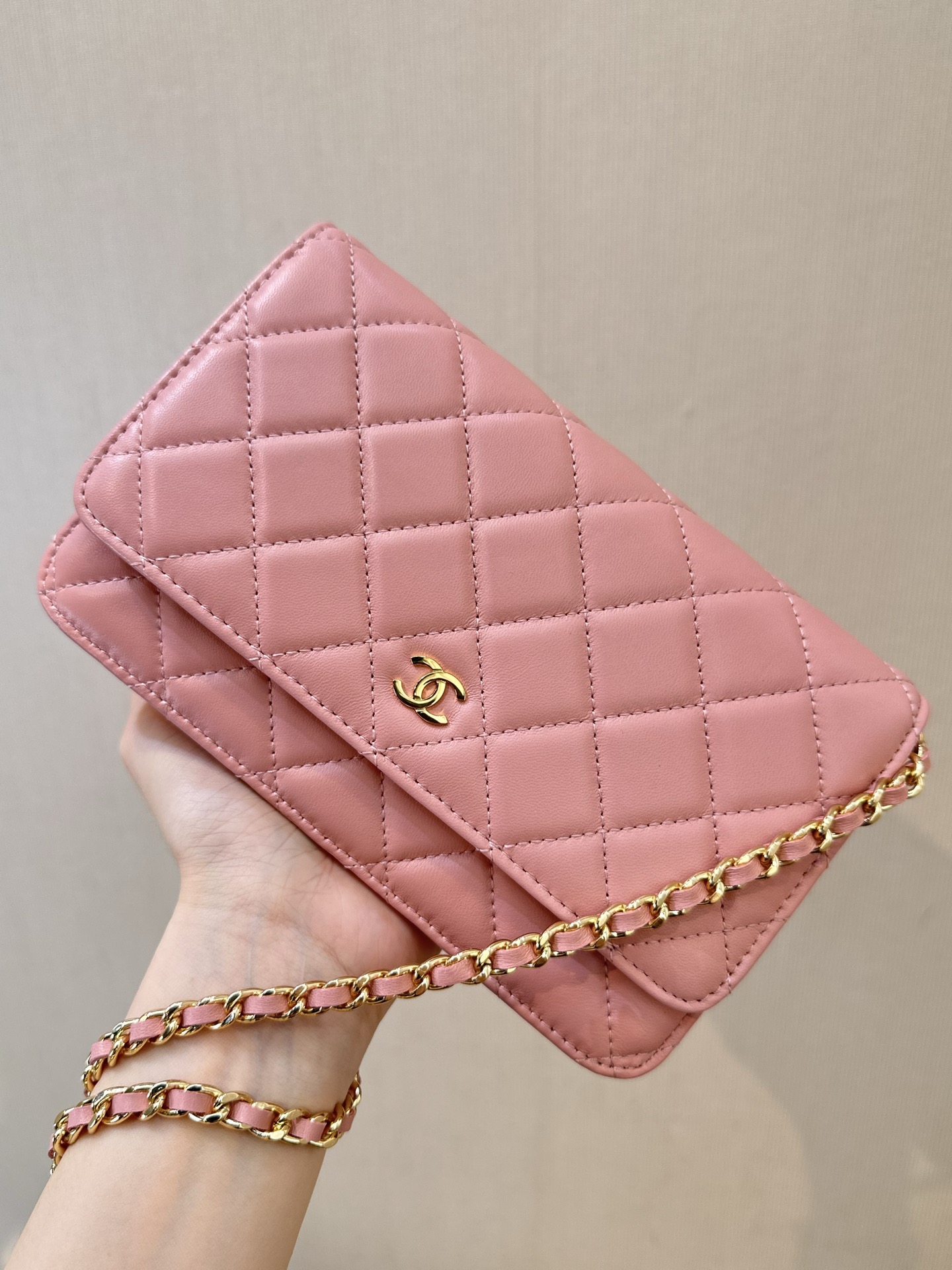 Classic Quilted Lambskin Wallet on Chain in Light Pink (Gold Hardware) - Mocuir