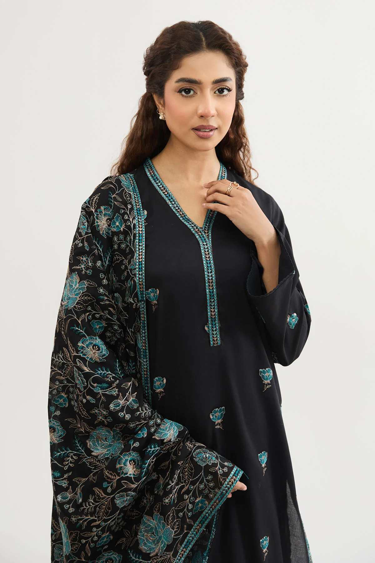 LAWN | EMBROIDERED